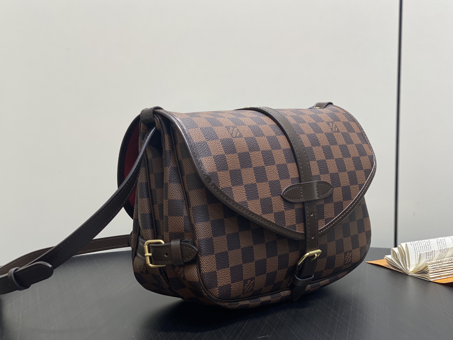 Lou*s Vuitton Saumur Bag ( 28x11x2CM)
