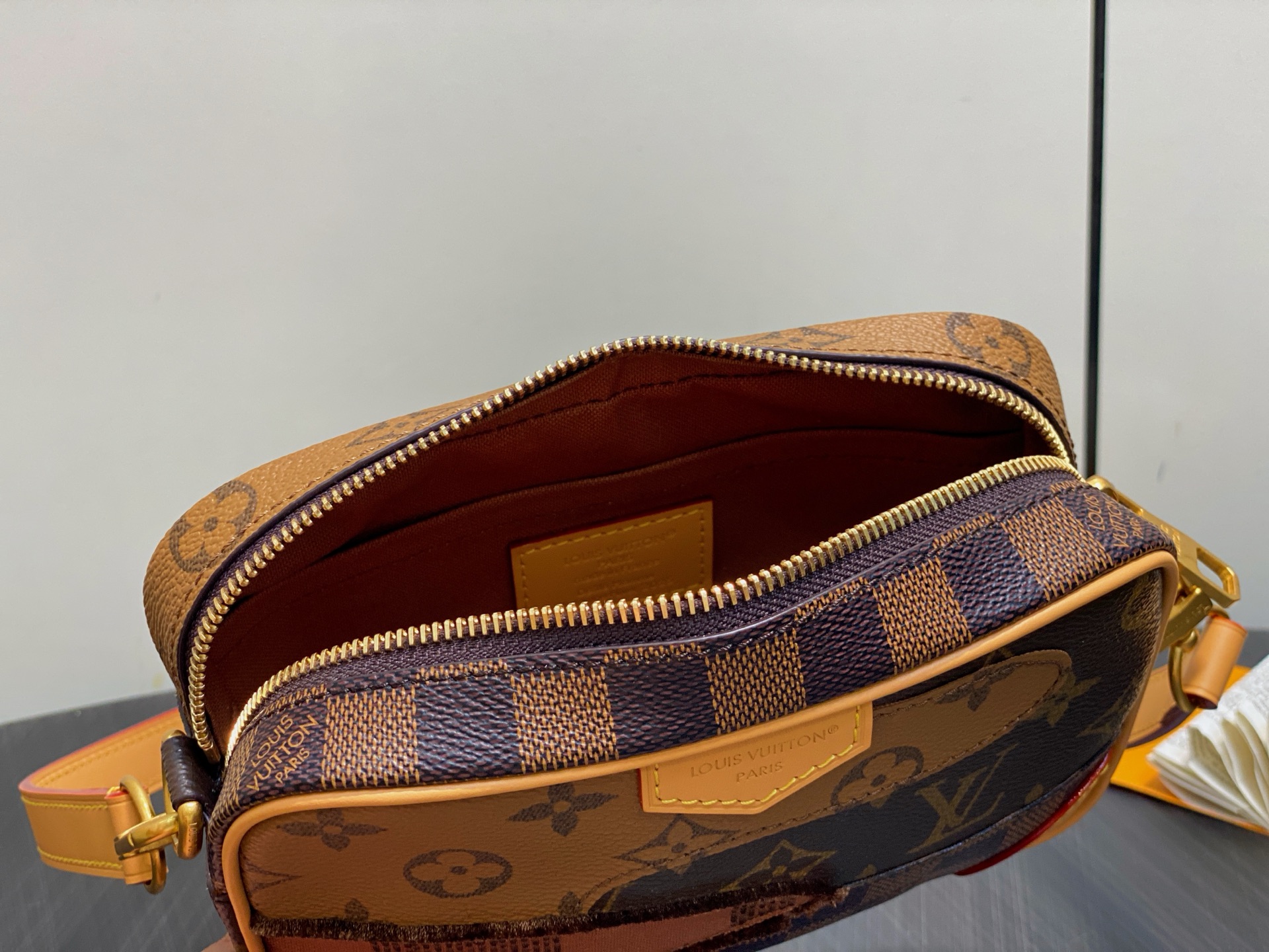 Lou*is Vuitton Trocadéro Bag (13 x 6.5 x 20CM)