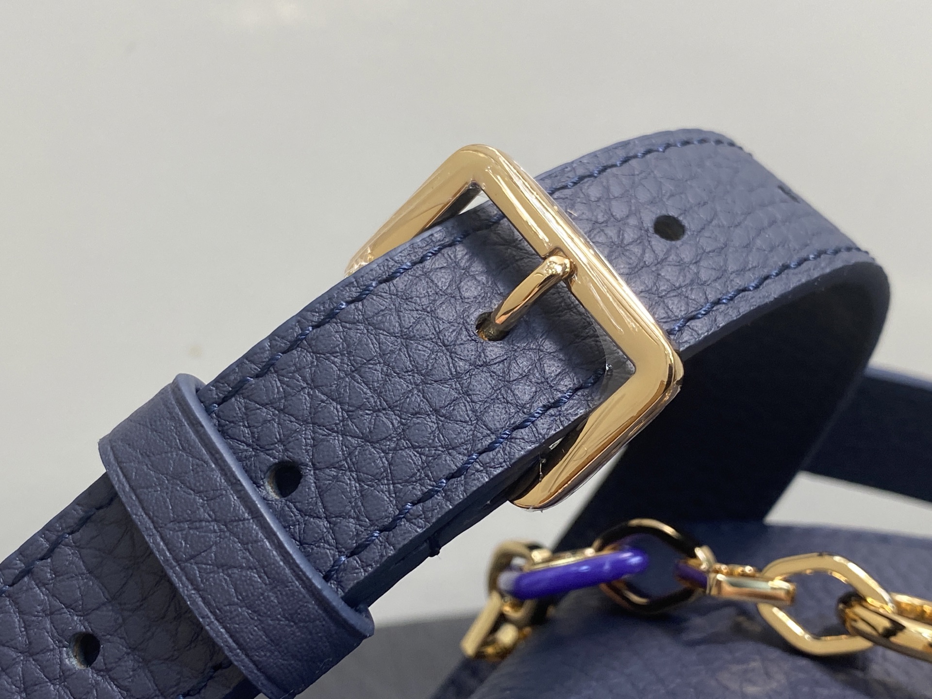 Lou*s Vuitton Capucines(27×18×9 CM)