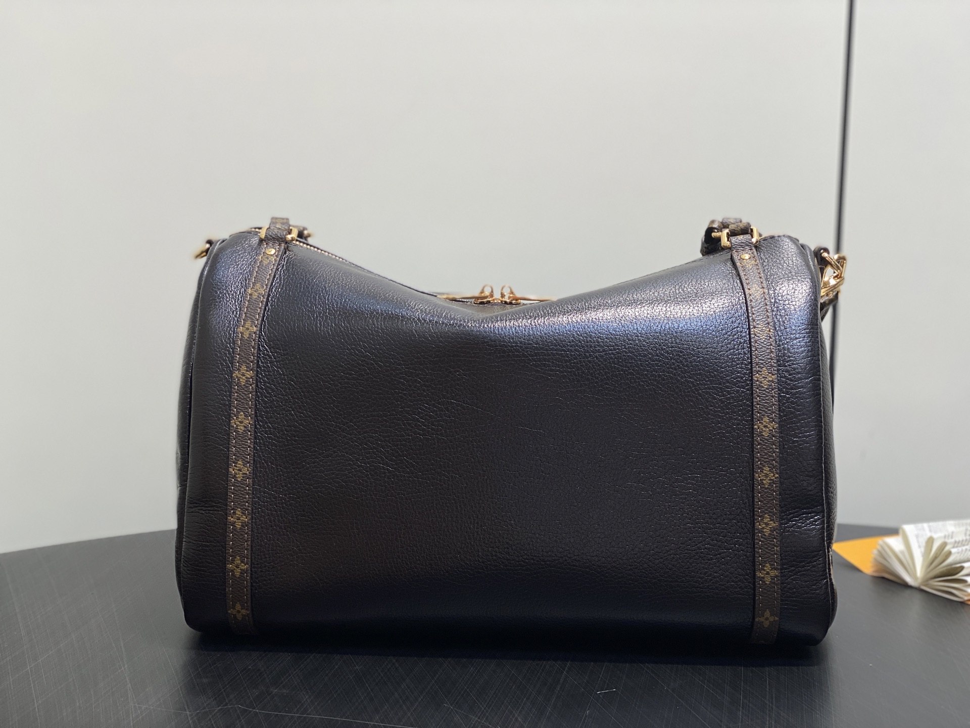 Lou*s Vuitton Express Lt Bag (24 x 18.5 x 36CM)