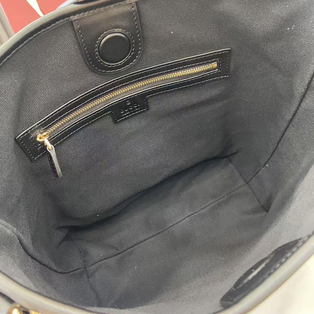 Gucc* GG Emblem Bucket(24*26*10CM)