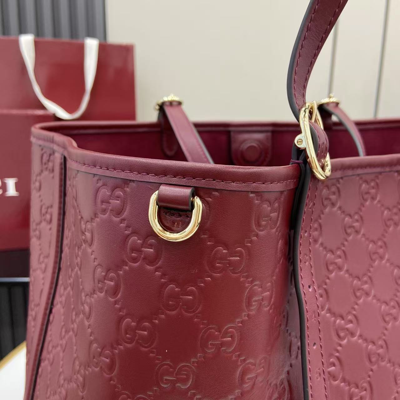 Gucc* GG Emblem Tote(38*25*15CM)