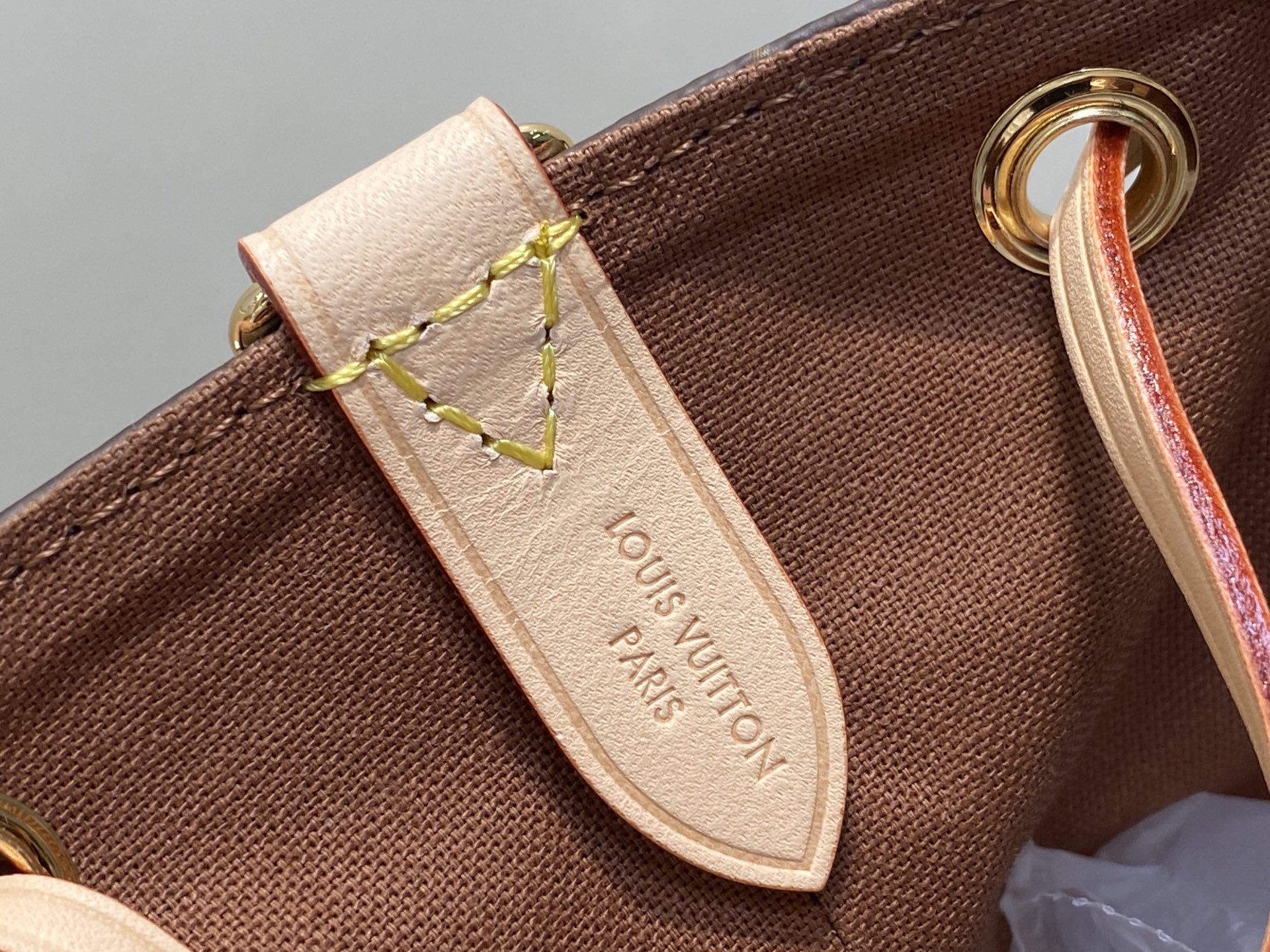 Lou*s Vuitton Odyssee Bag(24 x 18 x 36CM)