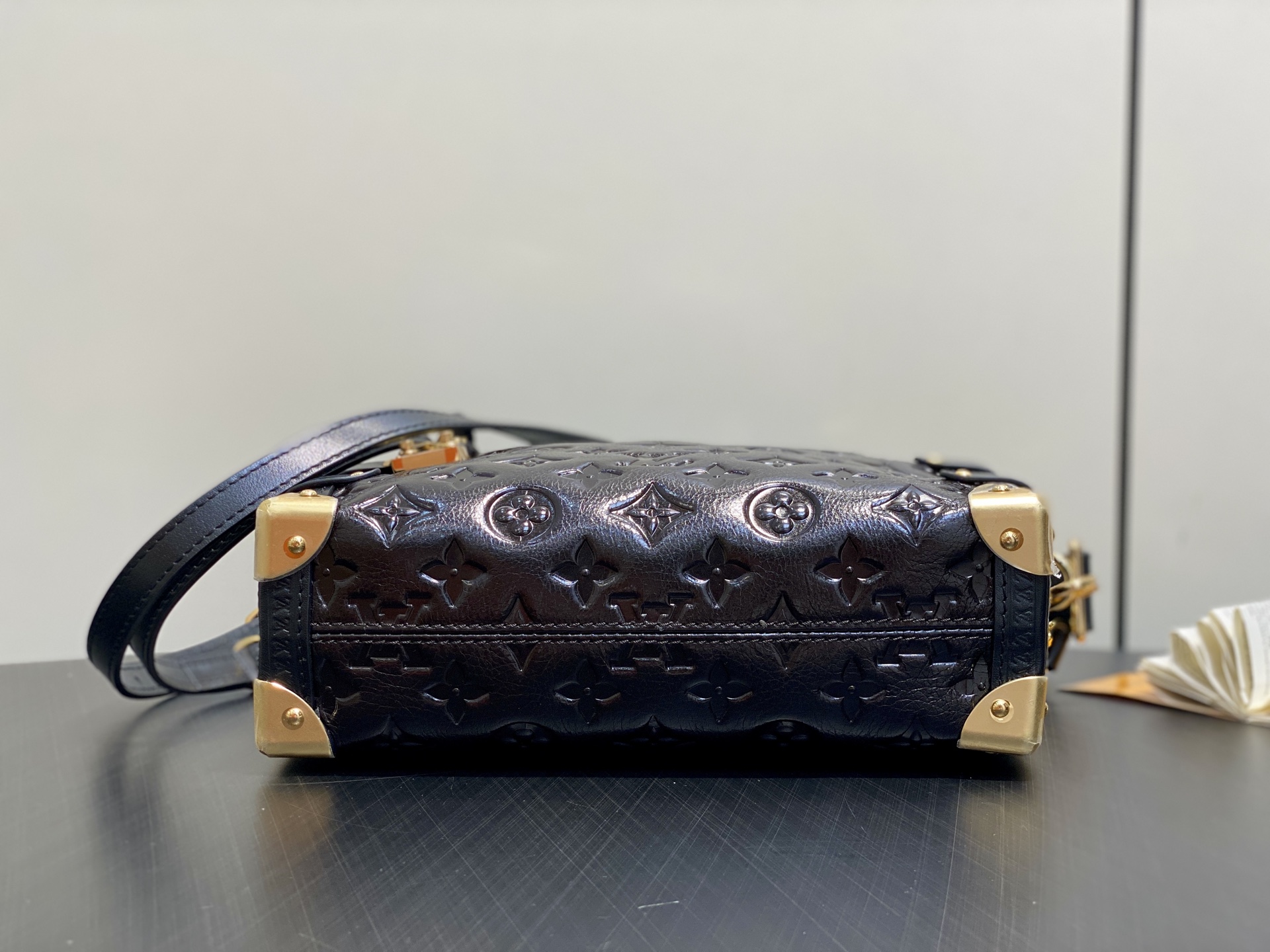 Lou*is Vuitton Side Trunk Bag (23.5 x 16.0 x 8.5CM)