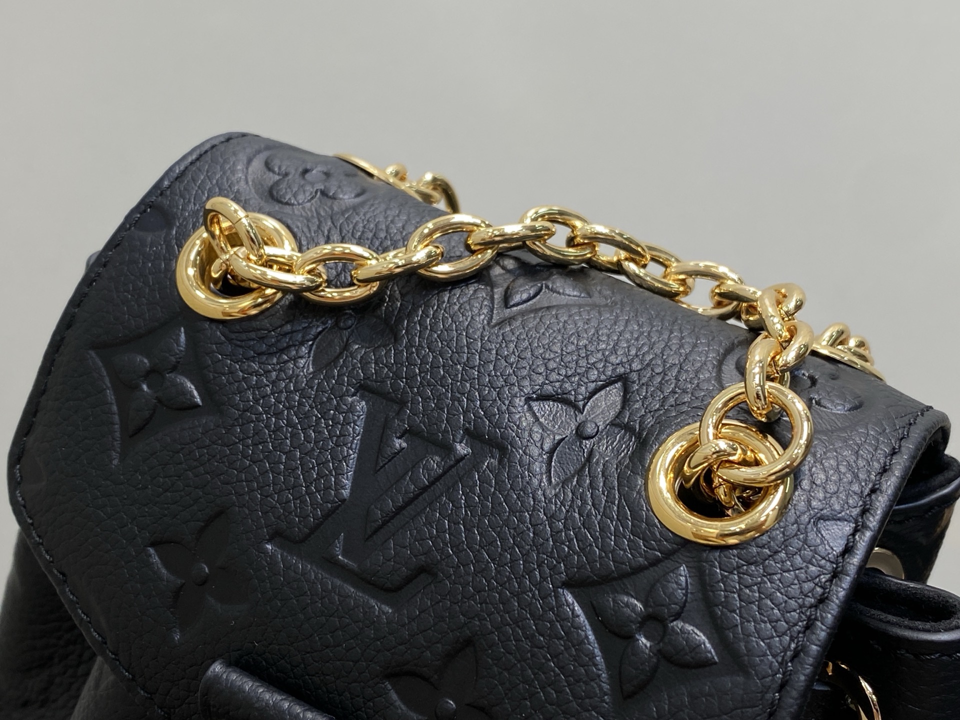 Louis Vu*tton Nano Noé Backpack( 19 x 15 x 10CM)