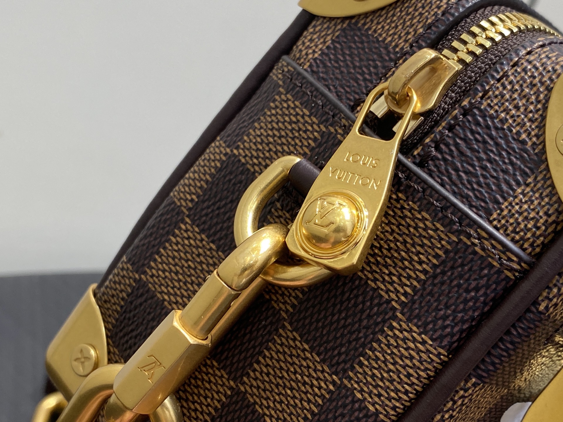 Lo*is Vuitton Mini Soft Trunk Bag(18.5 x 13 x 8CM)