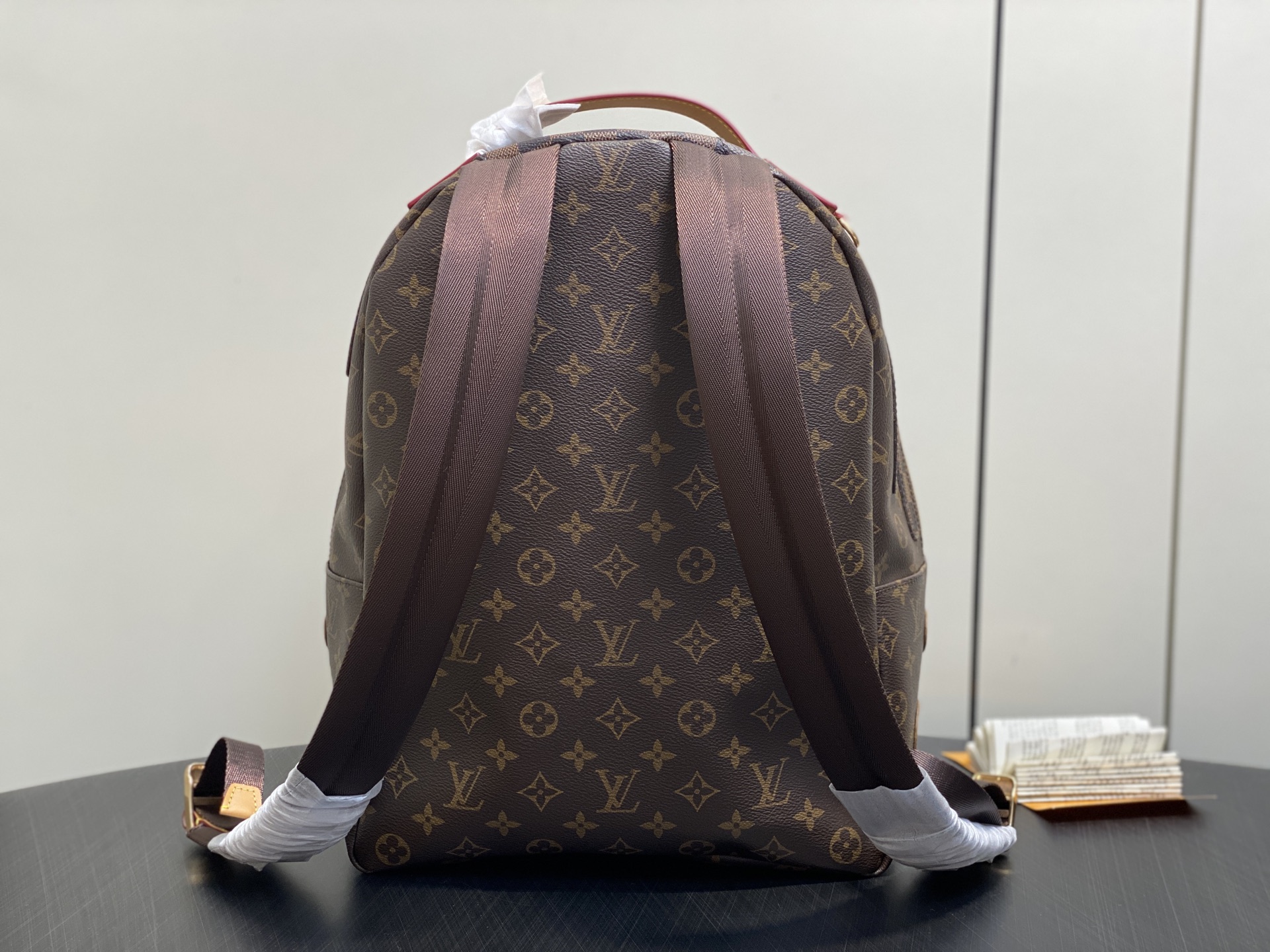 Louis Vu*tton Discovery Backpack( 29x 38x 20CM)