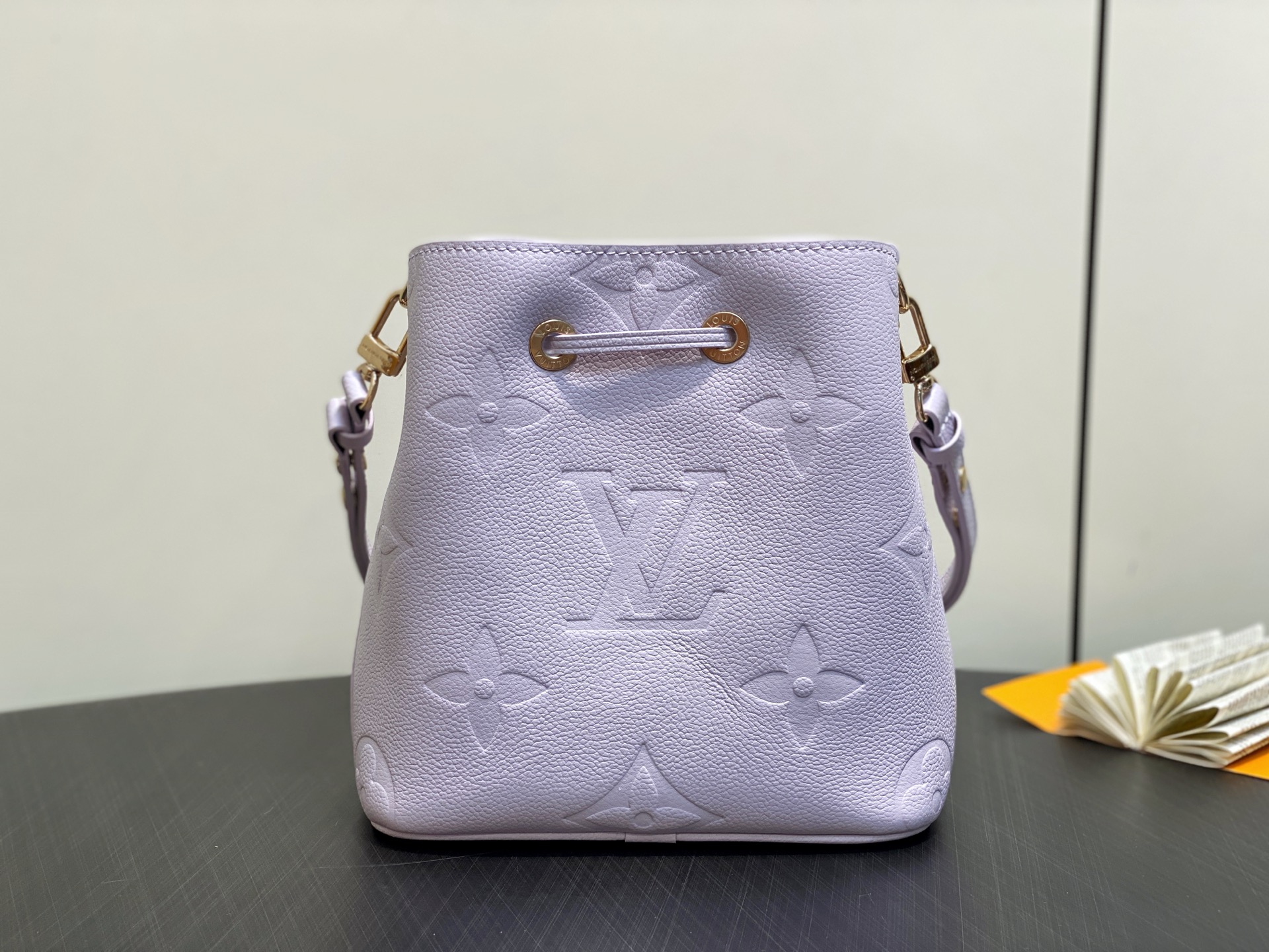 Lou*s Vuitton Dream Néonoé BB(20 x 20 x 13CM)