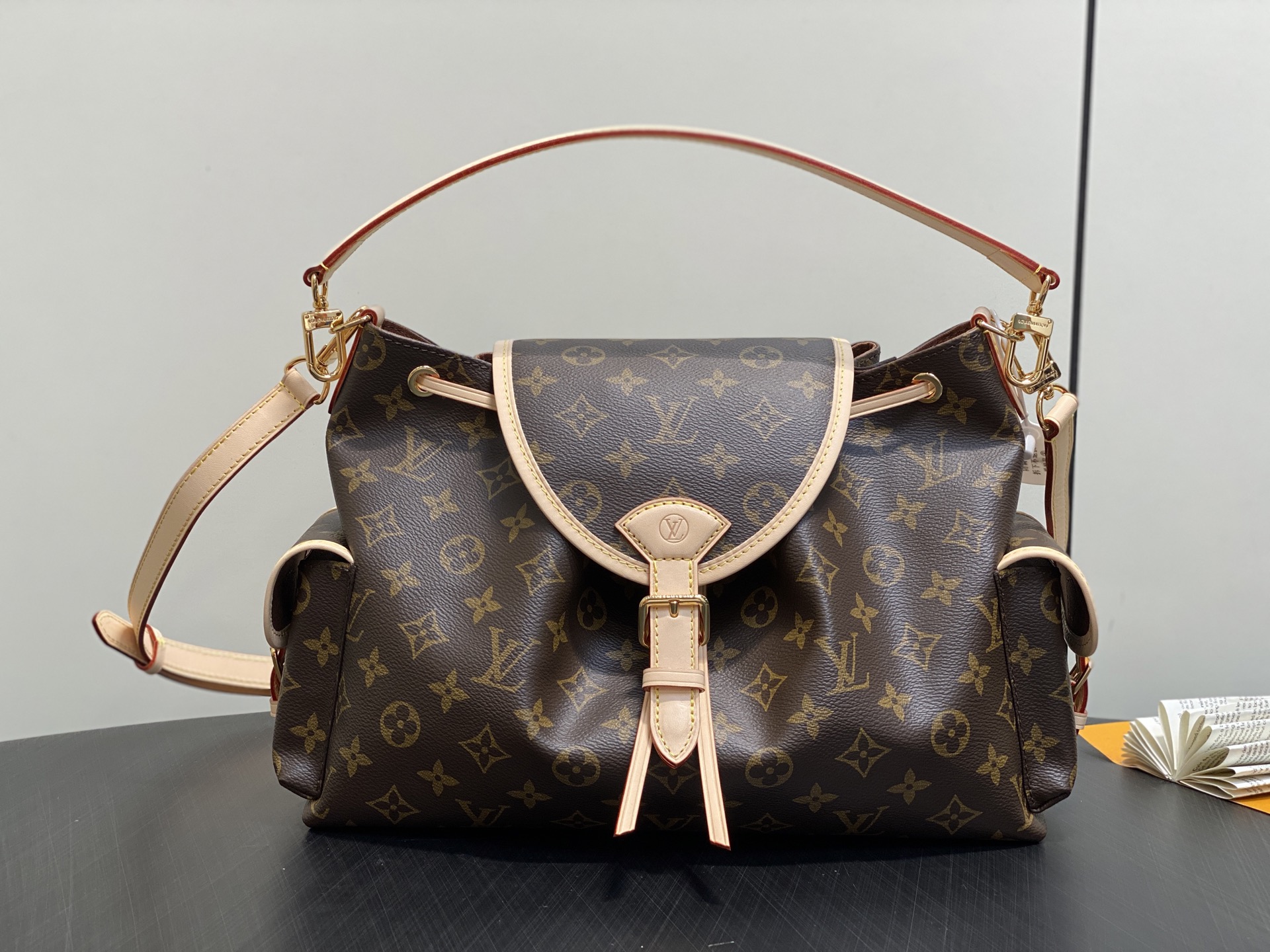 Lou*s Vuitton Odyssee Bag(24 x 18 x 36CM)
