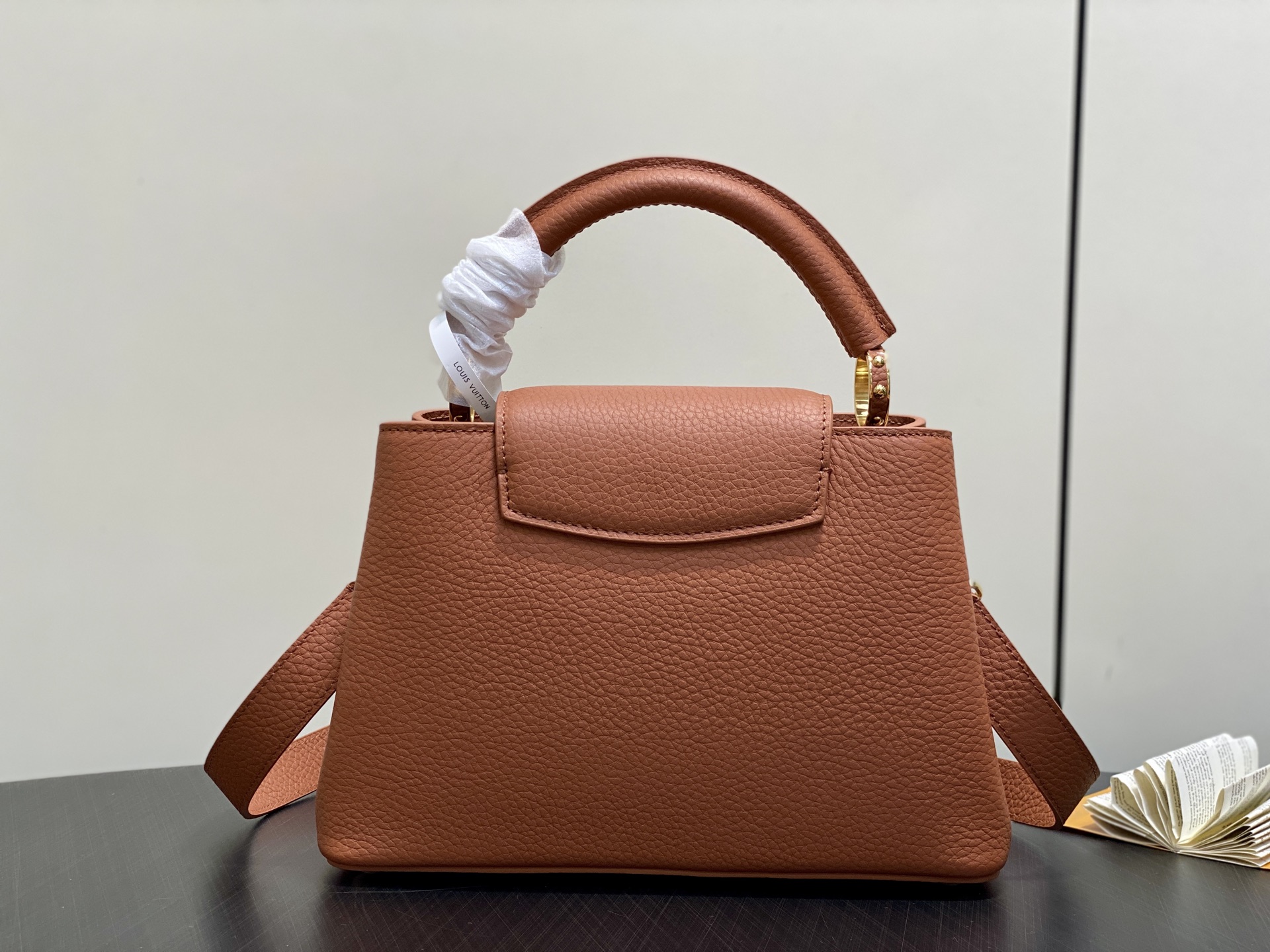 Lou*s Vuitton Capucines(27×18×9 CM)