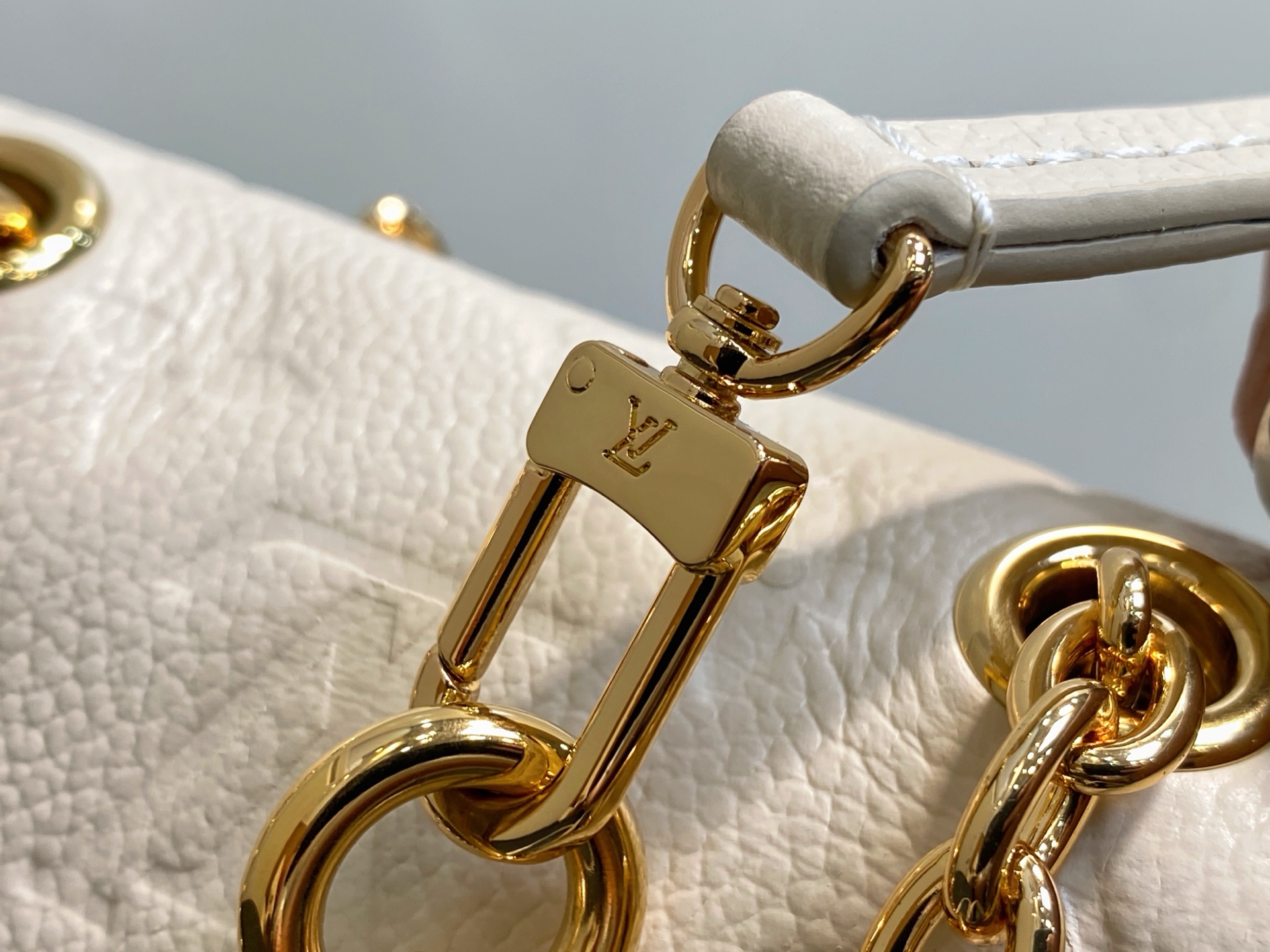 Louis Vu*tton Nano Noé Backpack( 19 x 15 x 10CM)