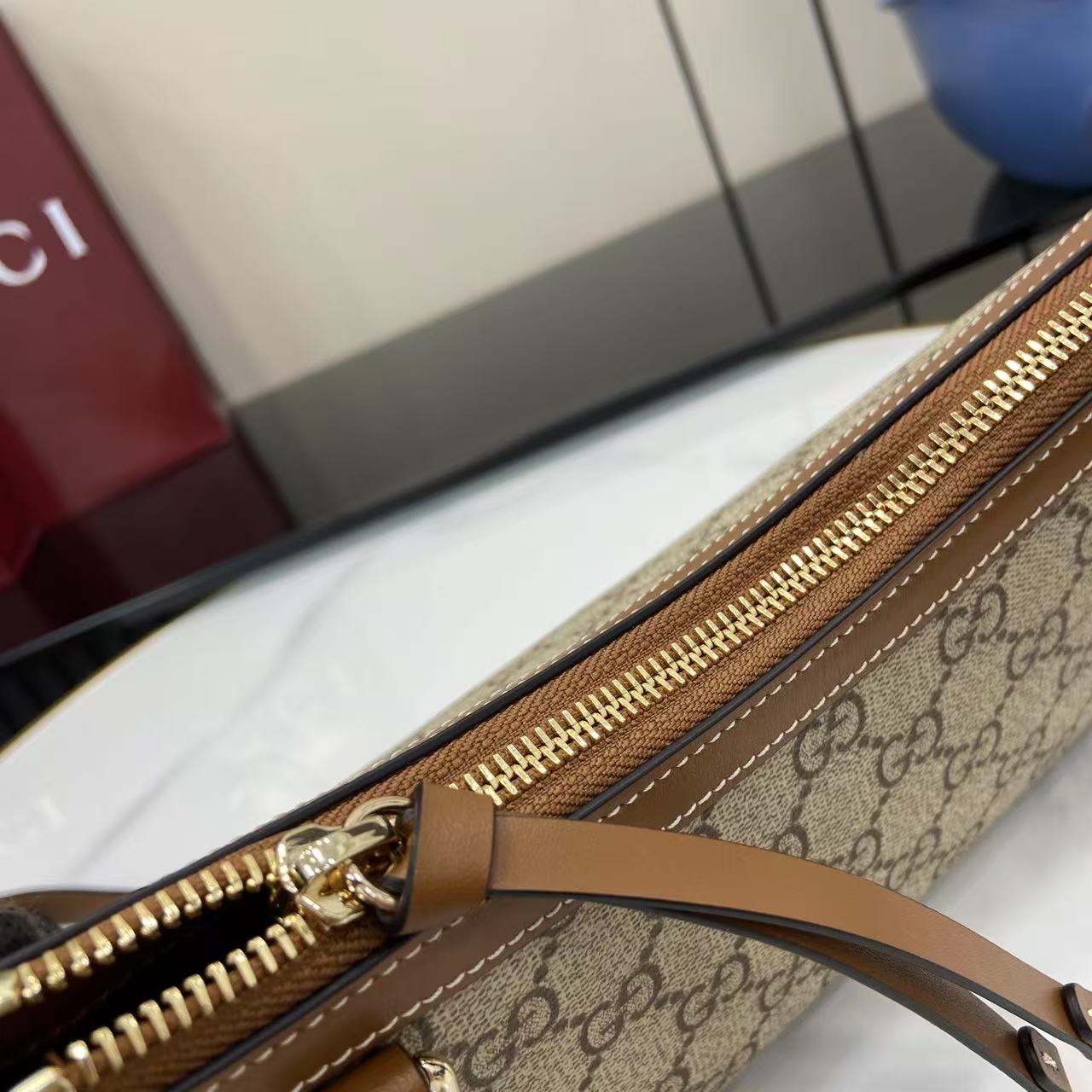 Gucc* GG Emblem Bag(22*14*8CM)