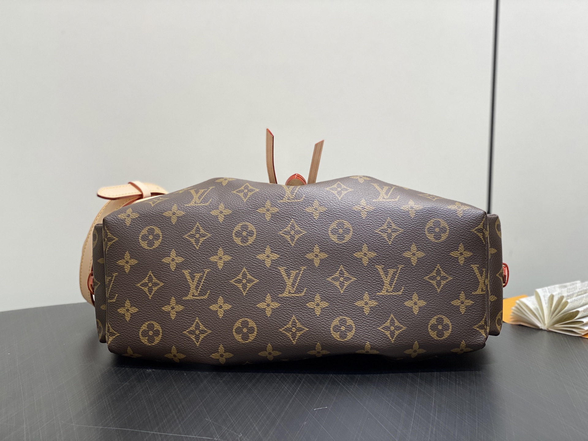 Lou*s Vuitton Odyssee Bag(24 x 18 x 36CM)