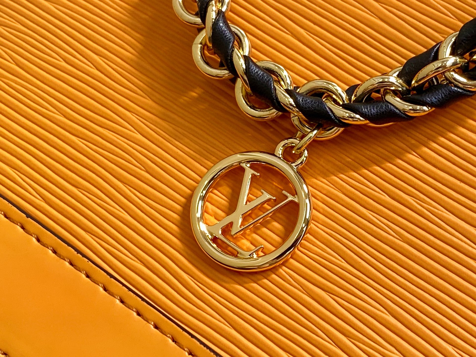 L*V Alma Mini(15 x 19.5 x 10CM)