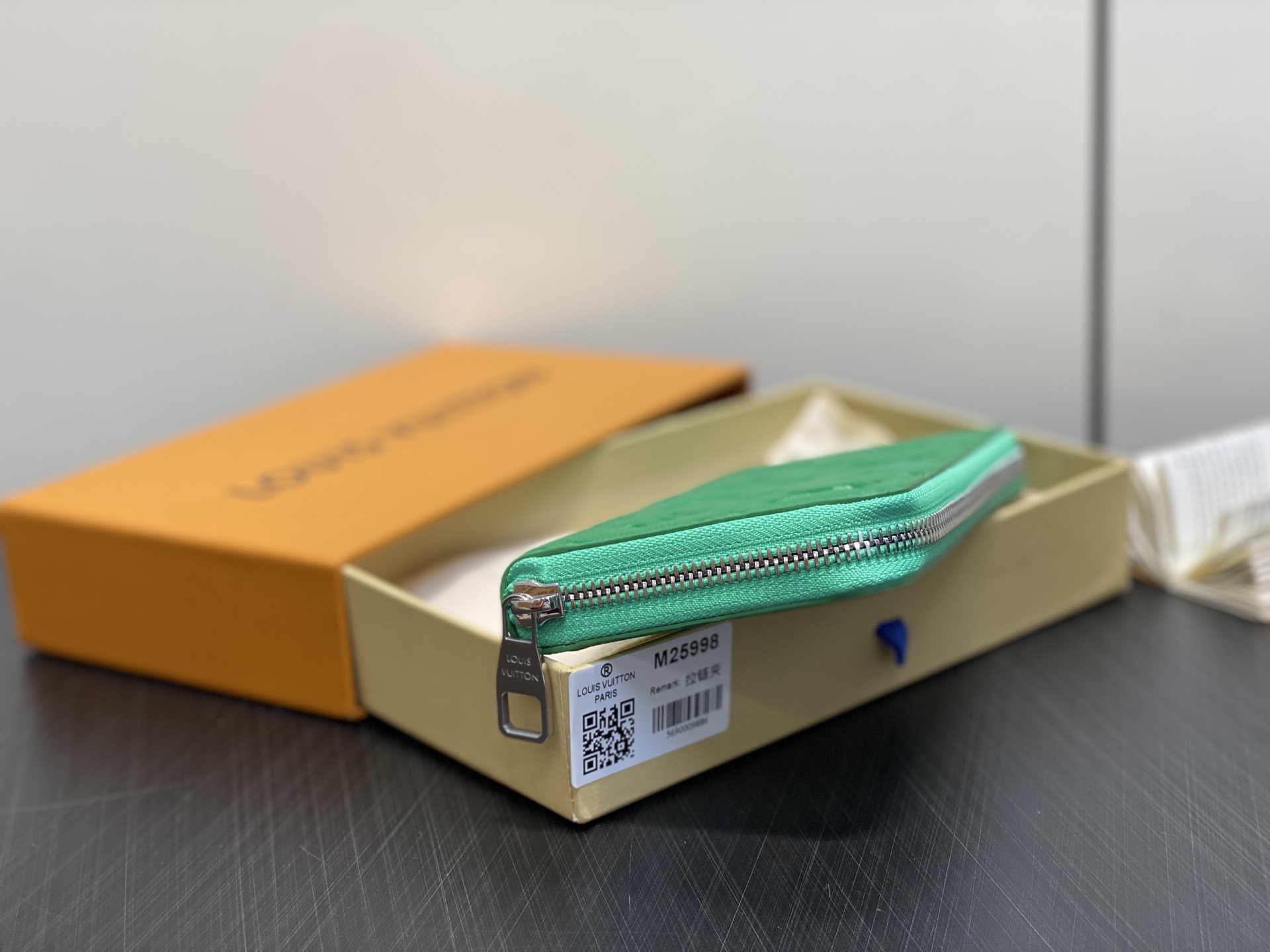 Louis Vu*itton ZIPPY Wallet(19.5 x 10.5 x 2.5CM)