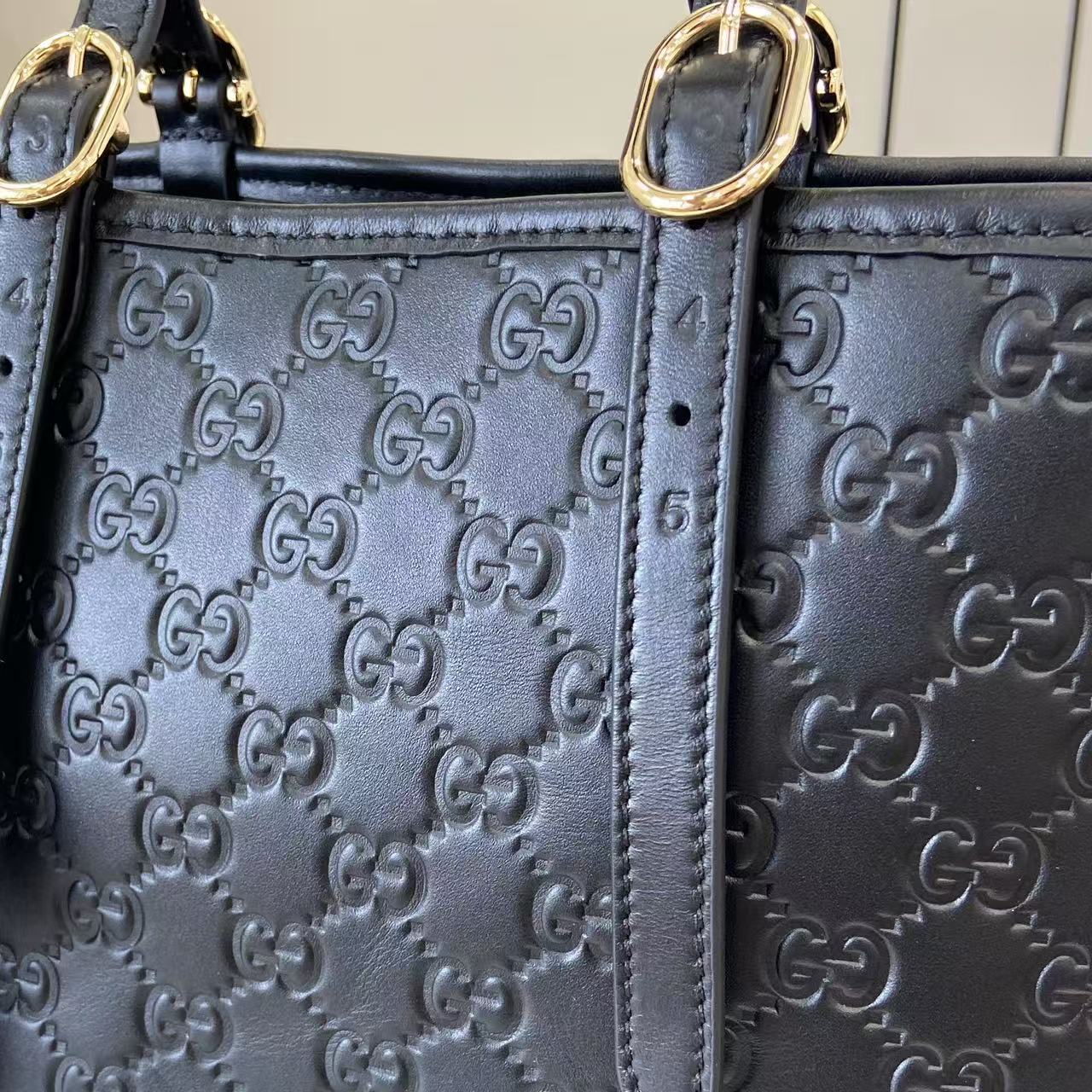 Gucc* GG Emblem Tote(25*20*10CM)