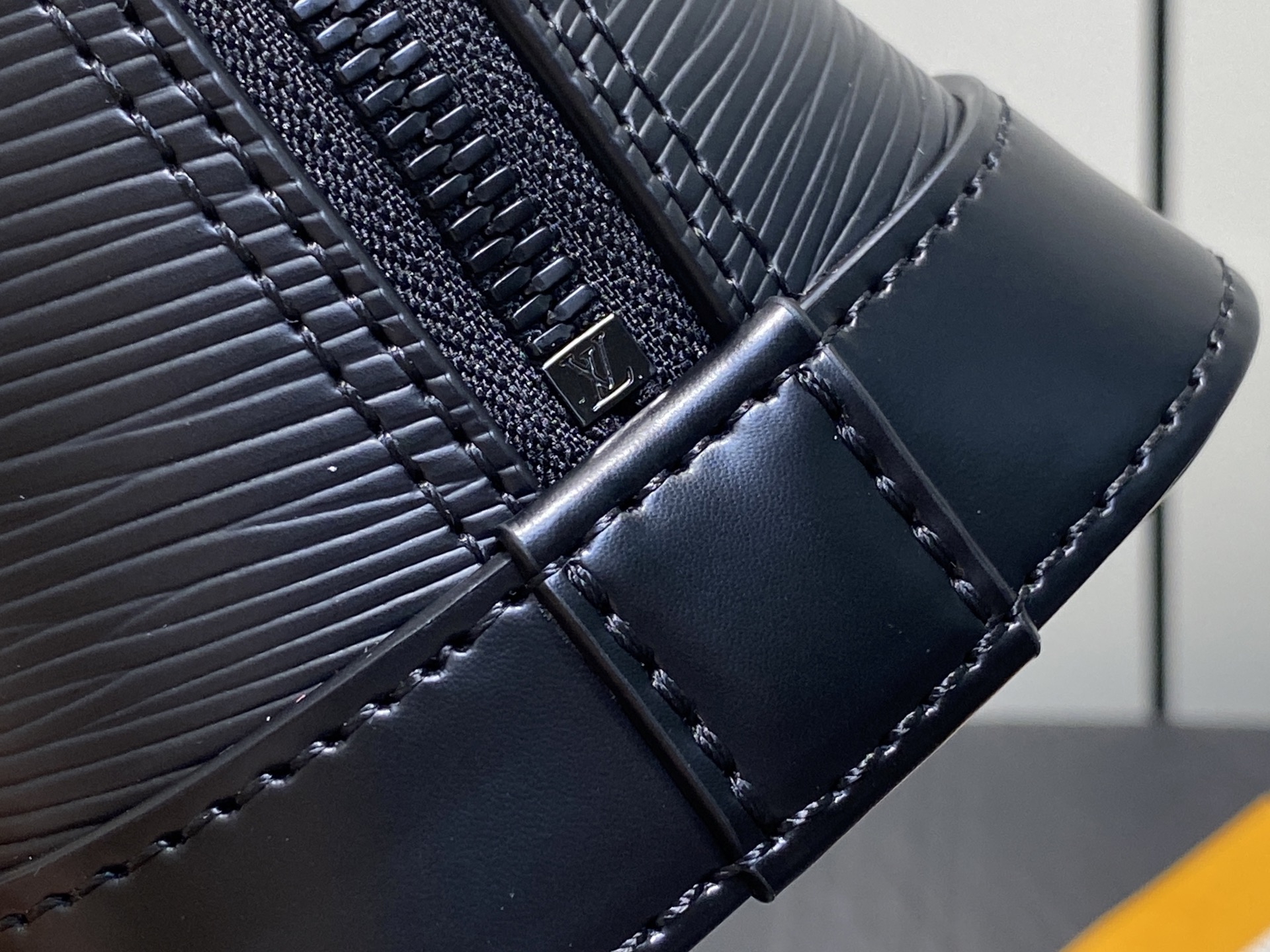 L*V Alma Mini(15 x 19.5 x 10CM)