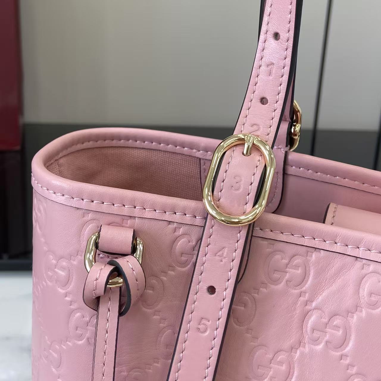 Gucc* GG Emblem Tote(25*20*10CM)