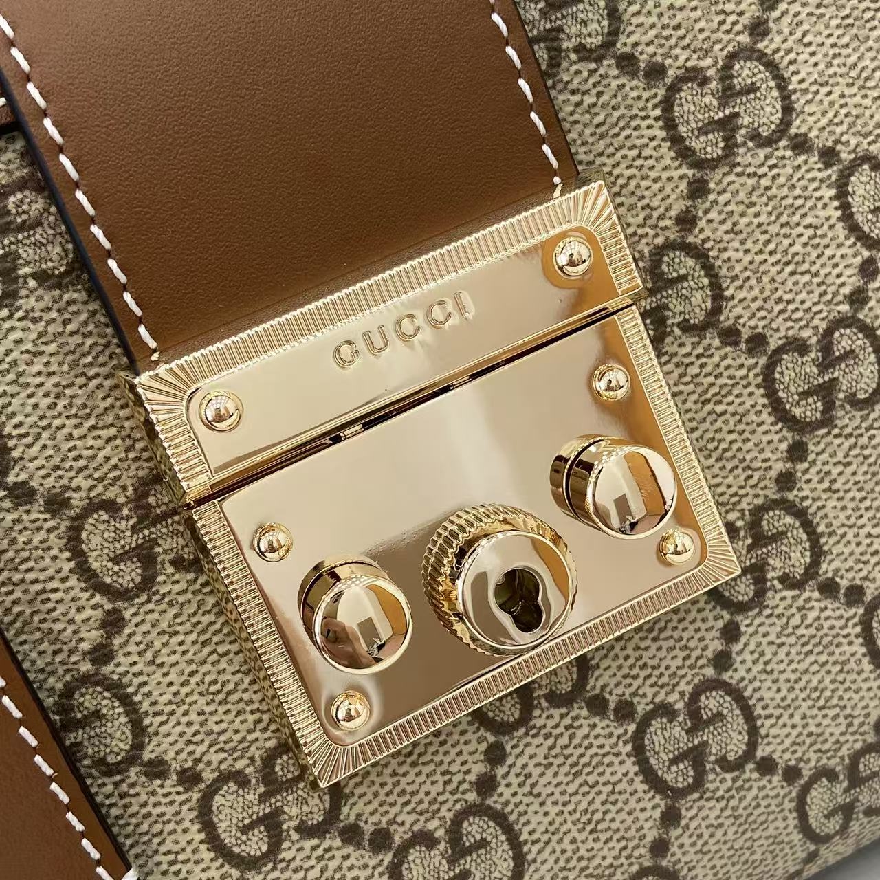 Gucc* Padlock Shoulder Bag(20*13*8CM)