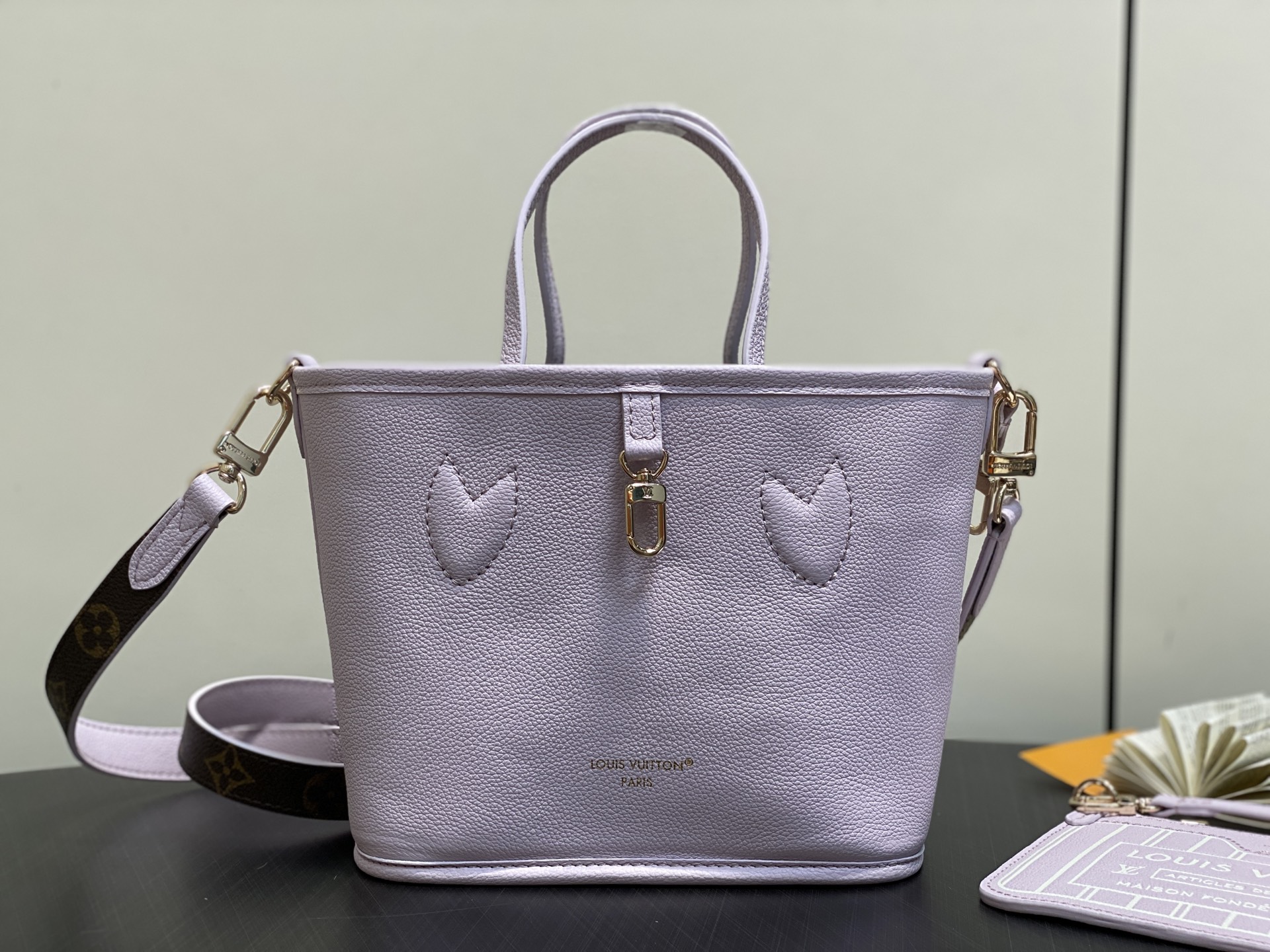 Louis Vuitton Neverfull linside Out BB(26.5 x 16.5 x 11CM)