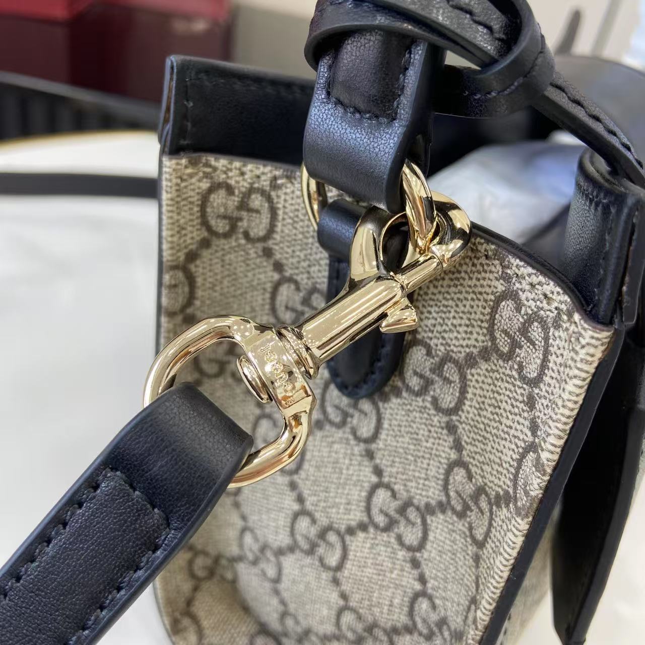 Gucc* Padlock Shoulder Bag(20*13*8CM)