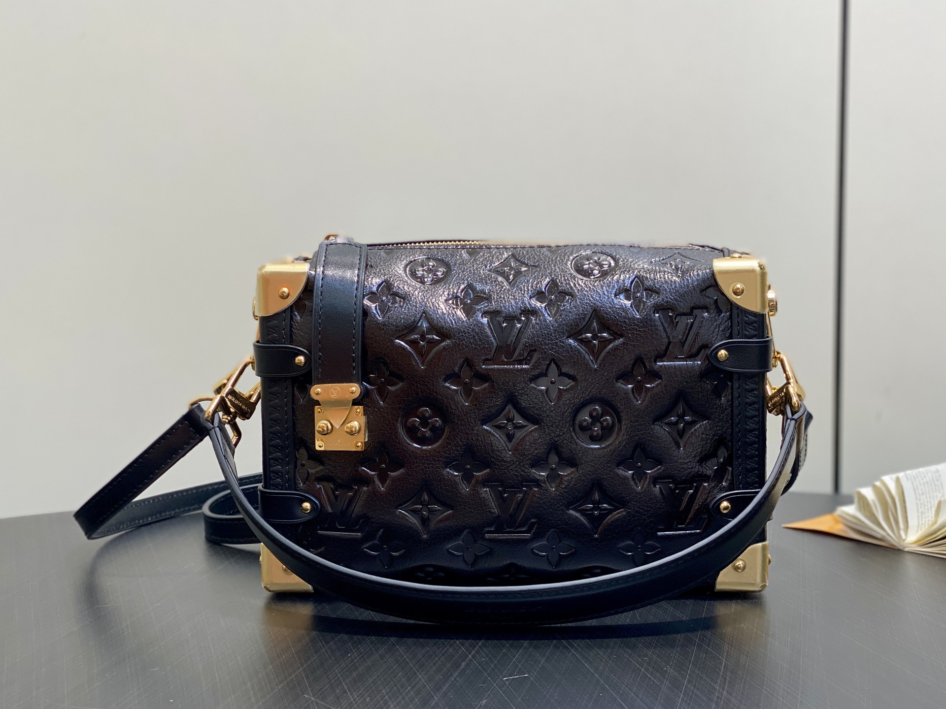 Lou*is Vuitton Side Trunk Bag (23.5 x 16.0 x 8.5CM)