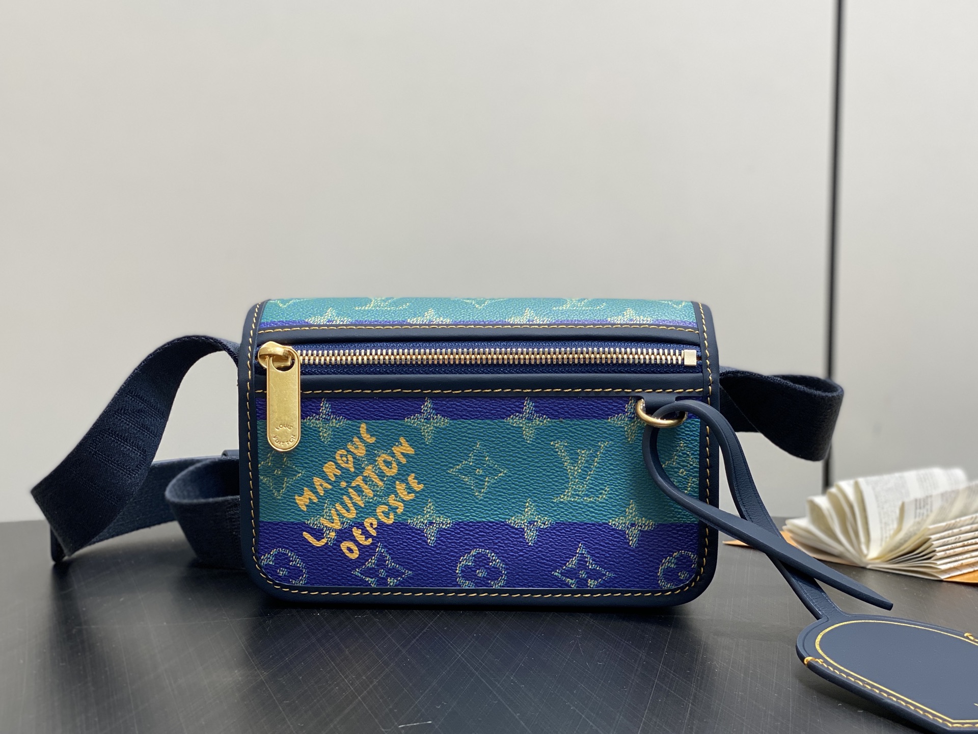 Lou*s Vuitton Bosphore Bag ( 12 x 7 x 19CM)