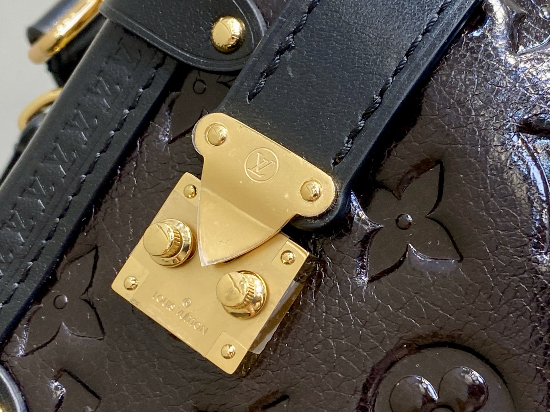 Lou*is Vuitton Side Trunk Bag (23.5 x 16.0 x 8.5CM)