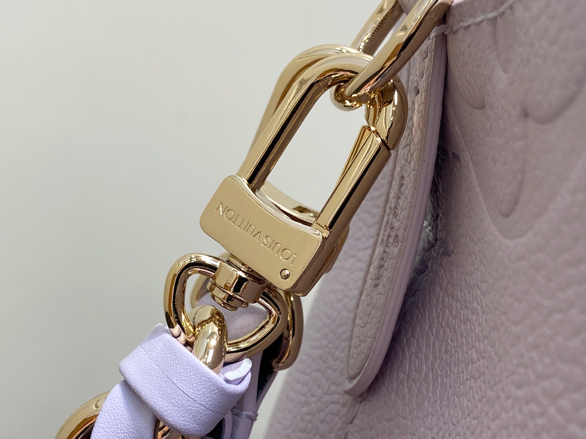 Lou*s Vuitton Dream Néonoé BB(20 x 20 x 13CM)