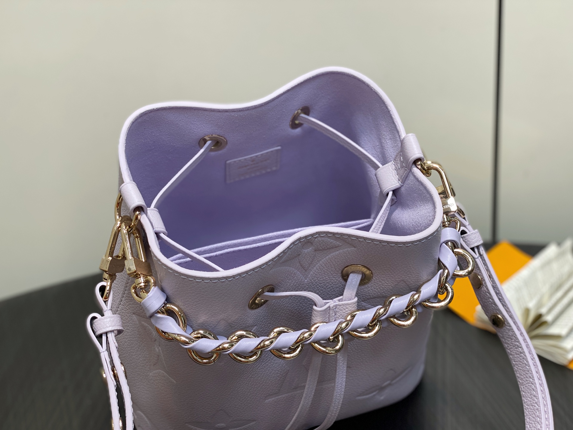 Lou*s Vuitton Dream Néonoé BB(20 x 20 x 13CM)