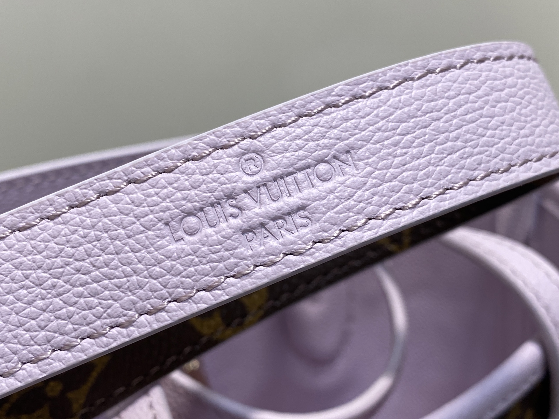 Louis Vuitton Neverfull linside Out BB(26.5 x 16.5 x 11CM)