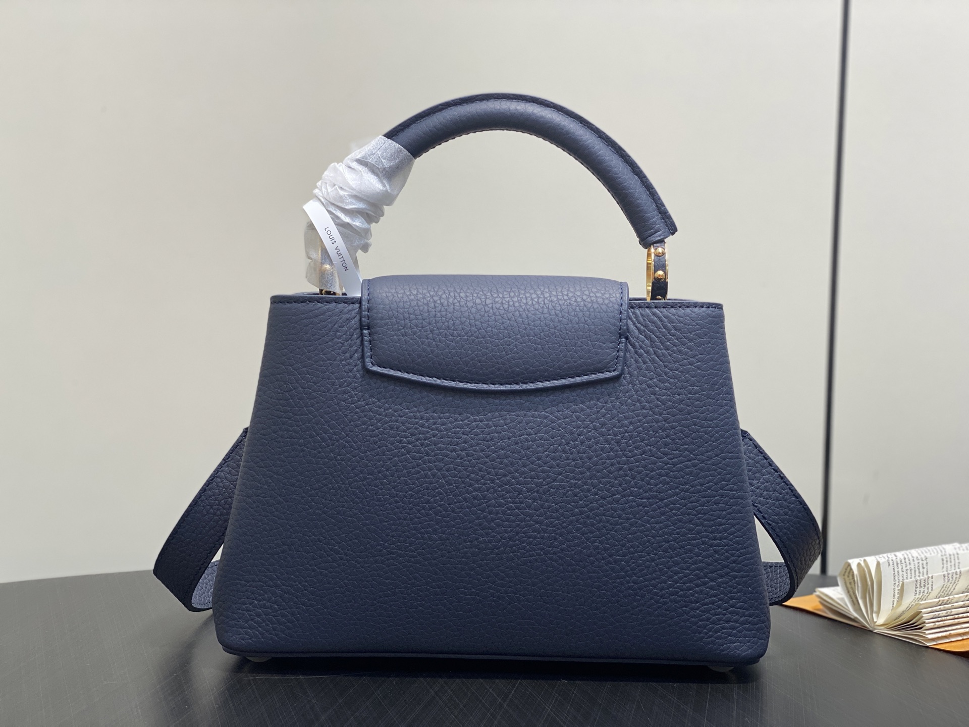 Lou*s Vuitton Capucines(27×18×9 CM)