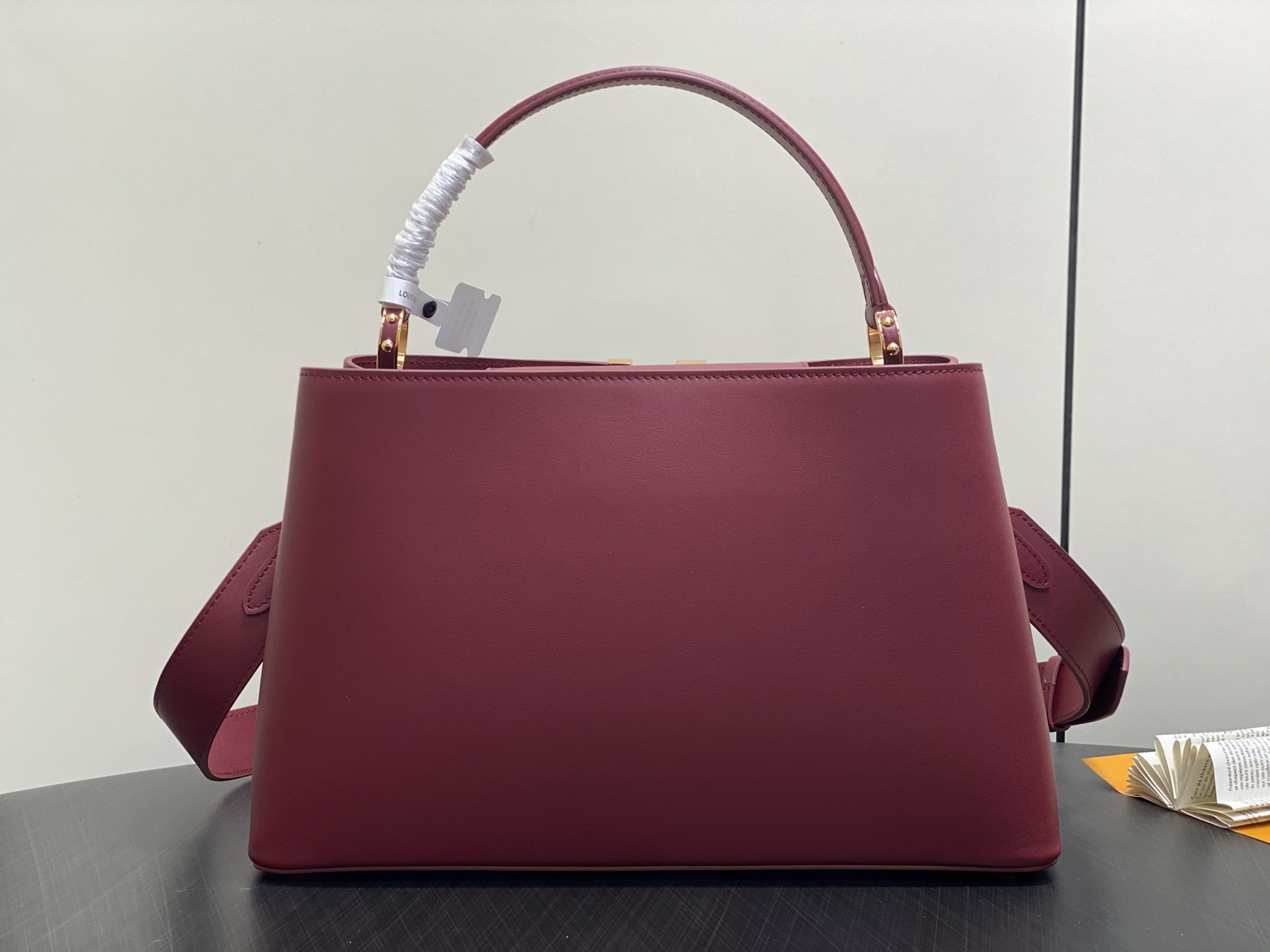 Lo*uis Vuitton Capucines Souple Bag(38 x 23 x 16CM)