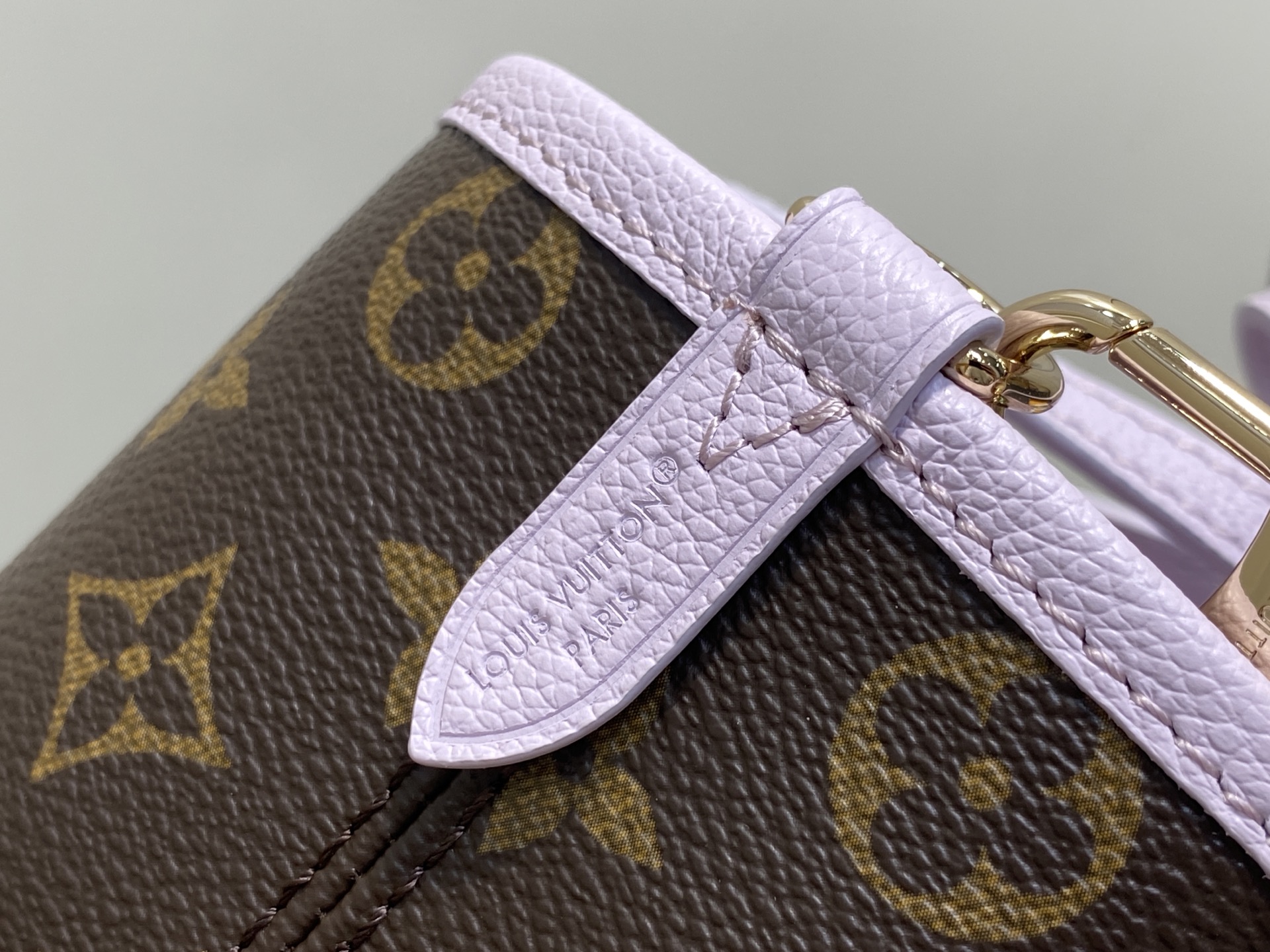Louis Vuitton Neverfull linside Out BB(26.5 x 16.5 x 11CM)