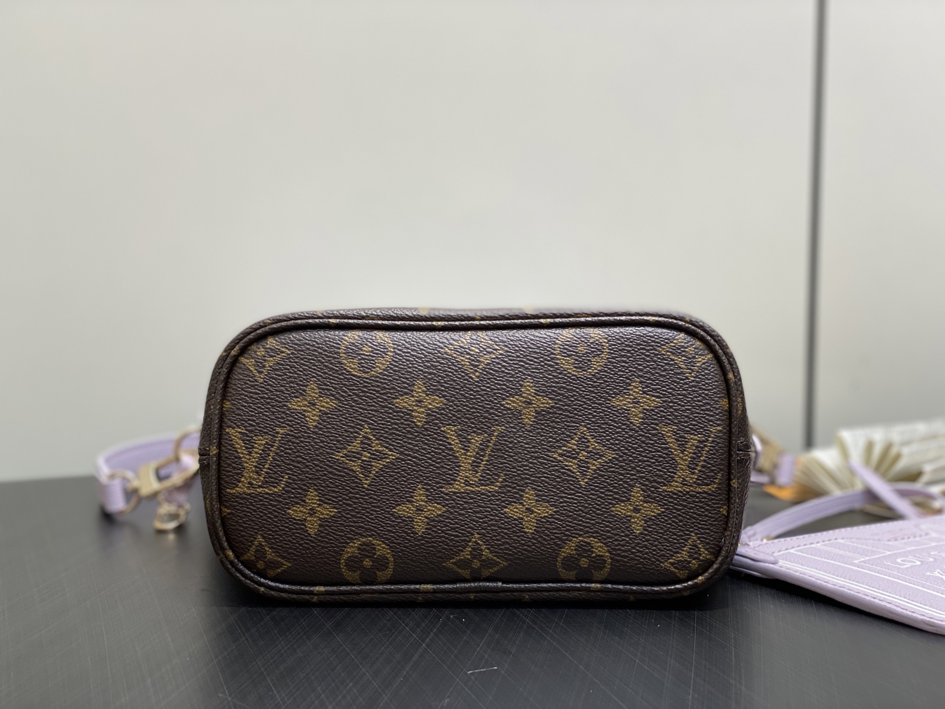 Louis Vuitton Neverfull linside Out BB(26.5 x 16.5 x 11CM)