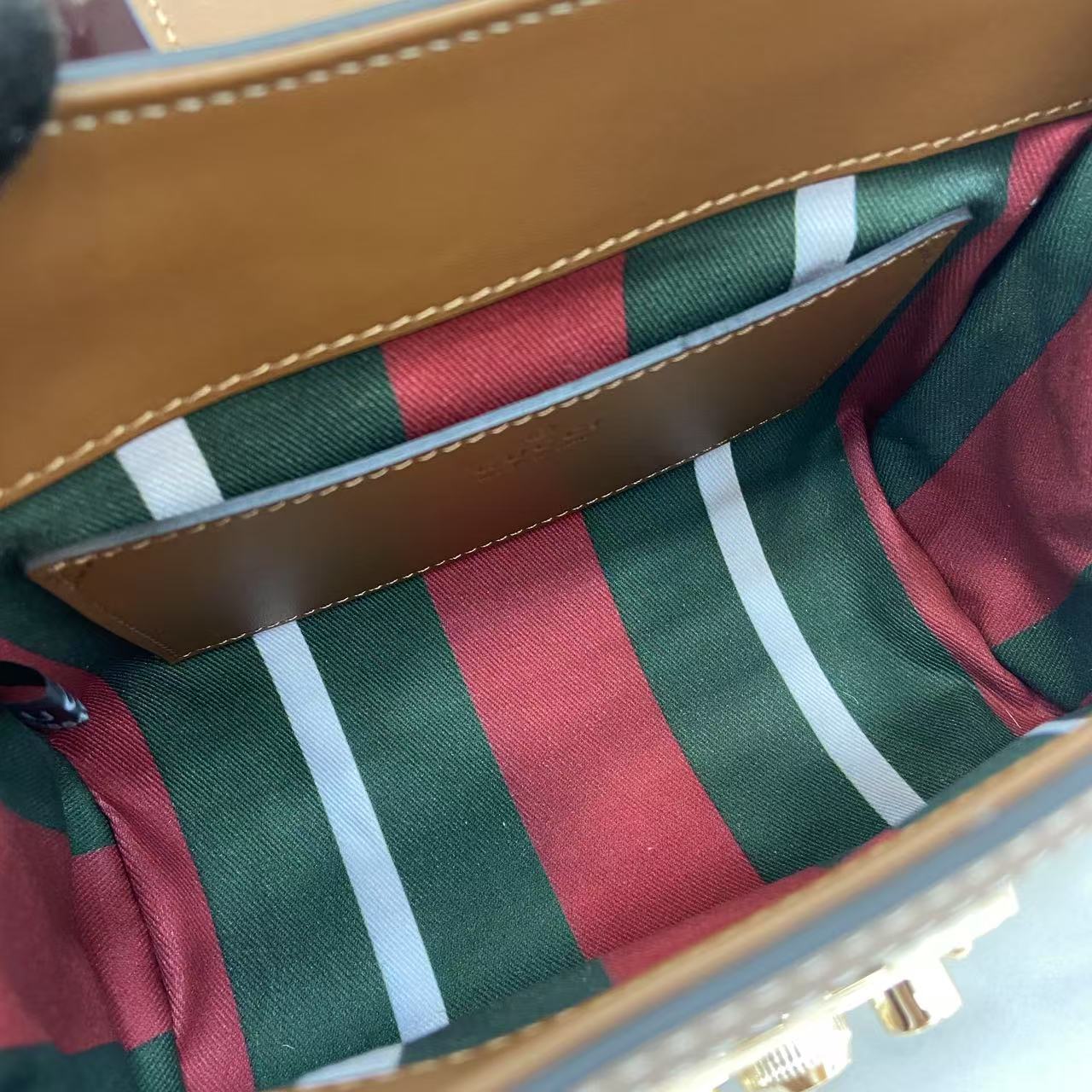 Gucc* Padlock Shoulder Bag(20*13*8CM)