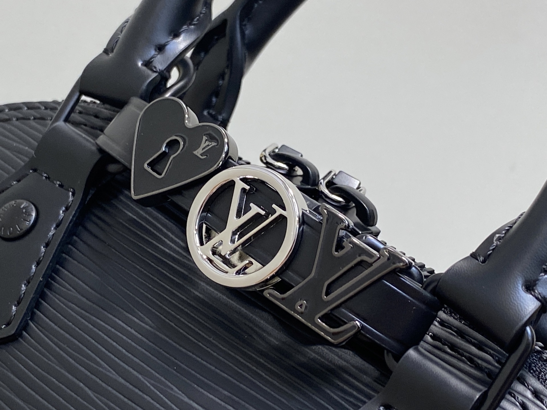 L*V Alma Mini(15 x 19.5 x 10CM)