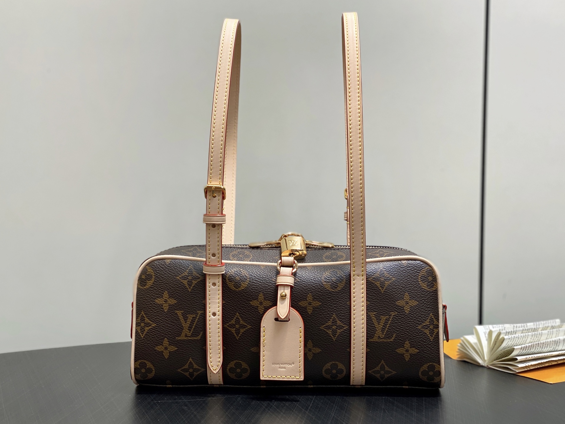 Lou*s Vuitton Hang On Bag(11.5 x 6.5 x 26CM)