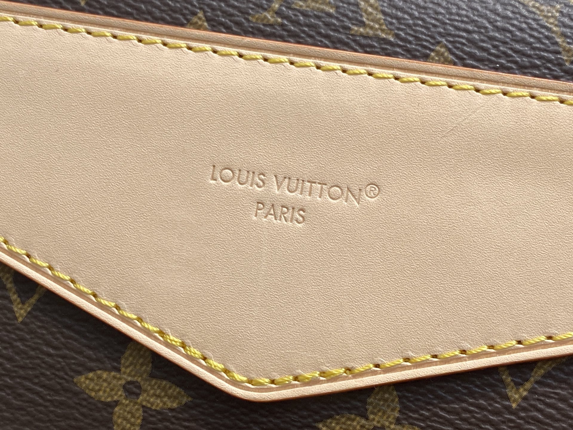Lou*s Vuitton Odyssee Bag(24 x 18 x 36CM)
