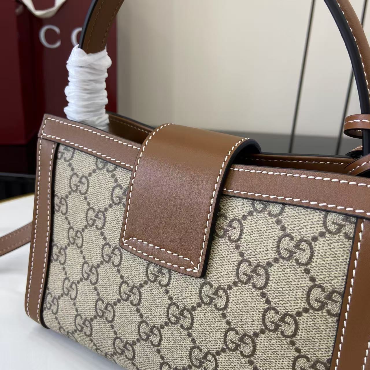 Gucc* Padlock Shoulder Bag(20*13*8CM)