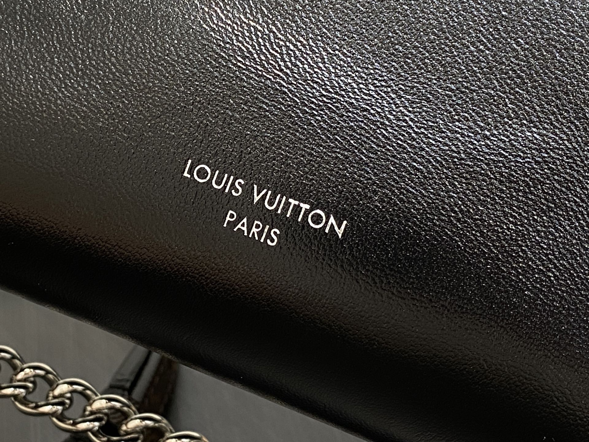 Lou*is Vuitton Side Trunk Bag (23.5 x 16.0 x 8.5CM)