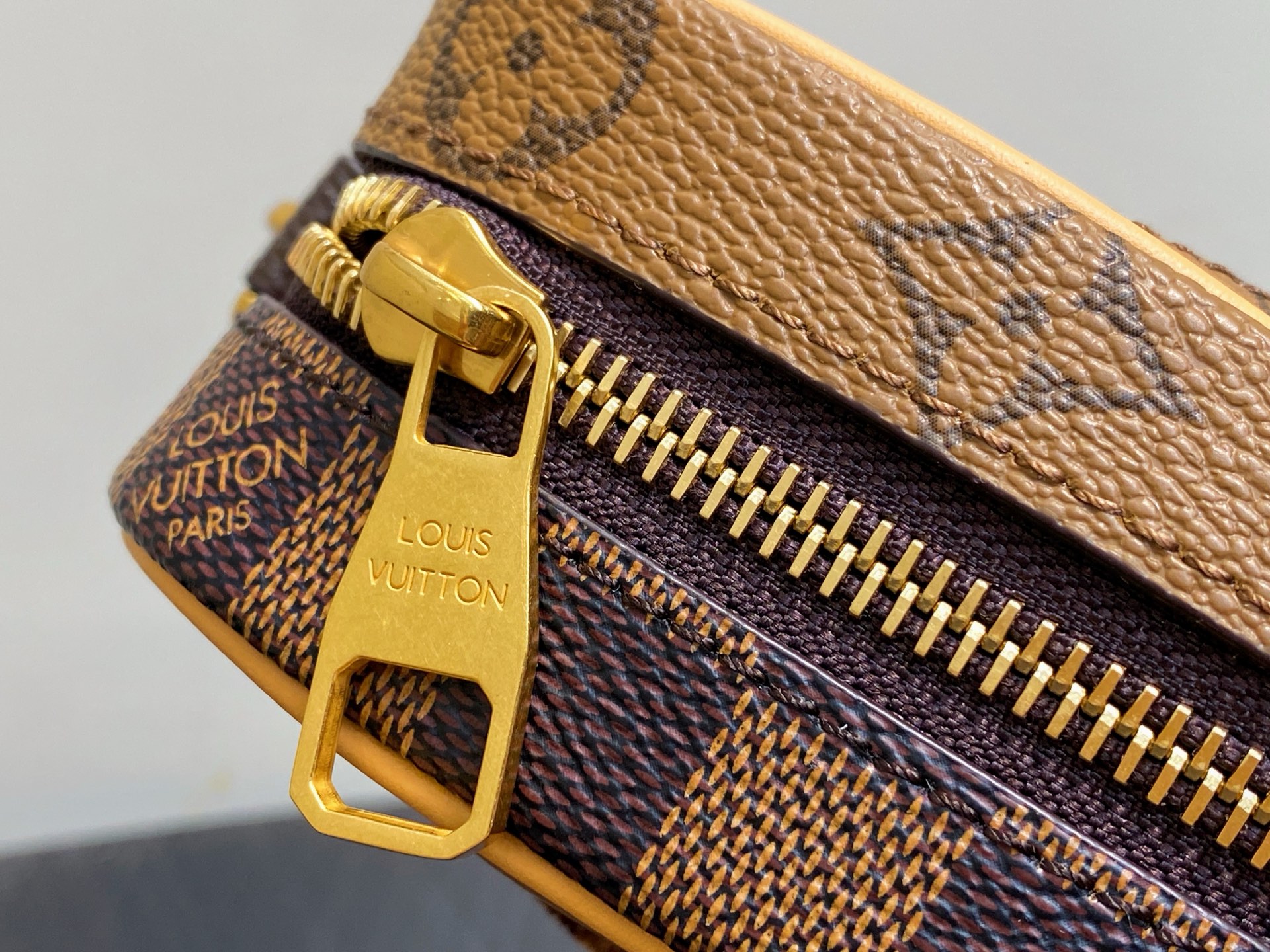 Lou*is Vuitton Trocadéro Bag (13 x 6.5 x 20CM)