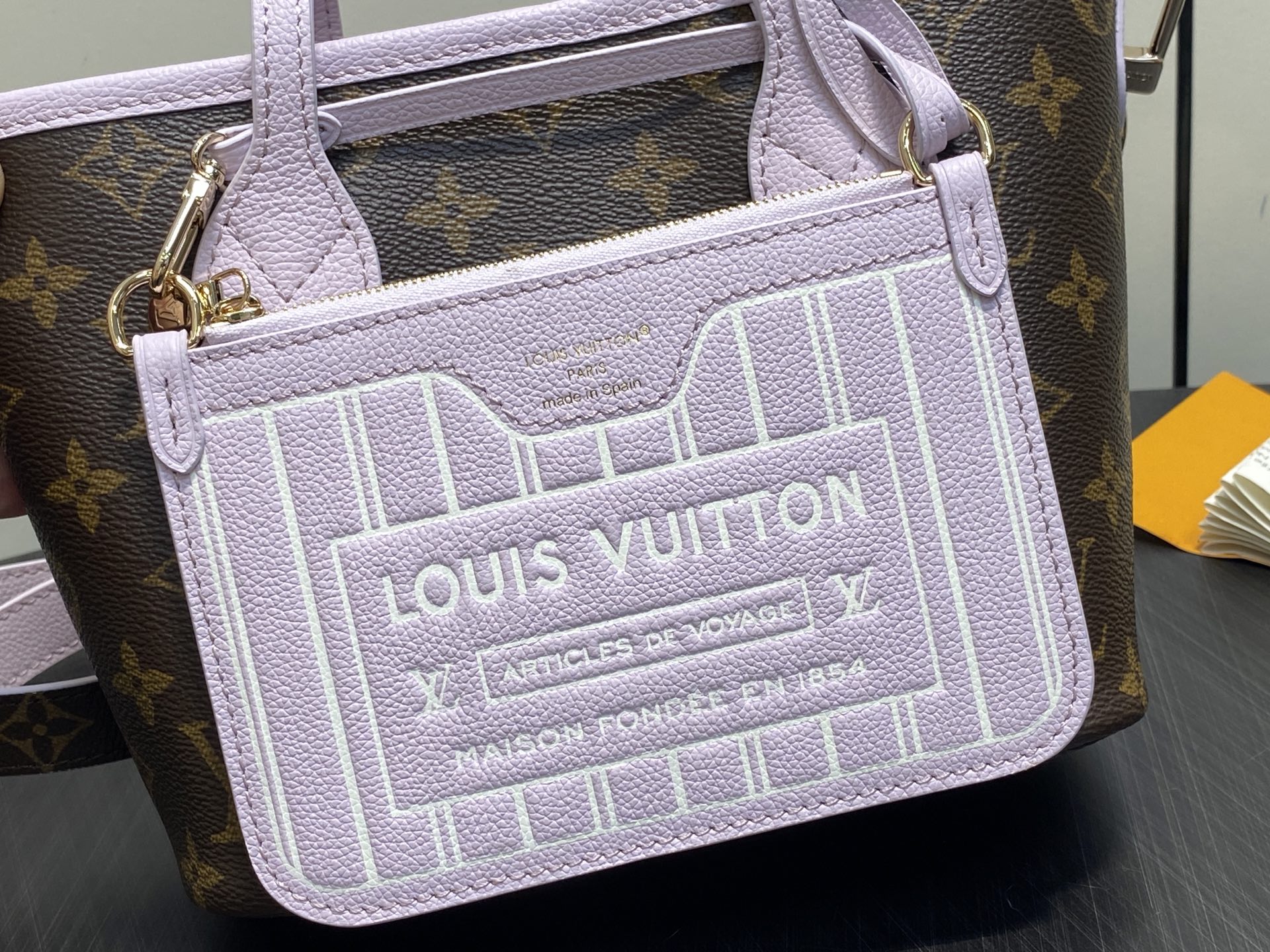 Louis Vuitton Neverfull linside Out BB(26.5 x 16.5 x 11CM)