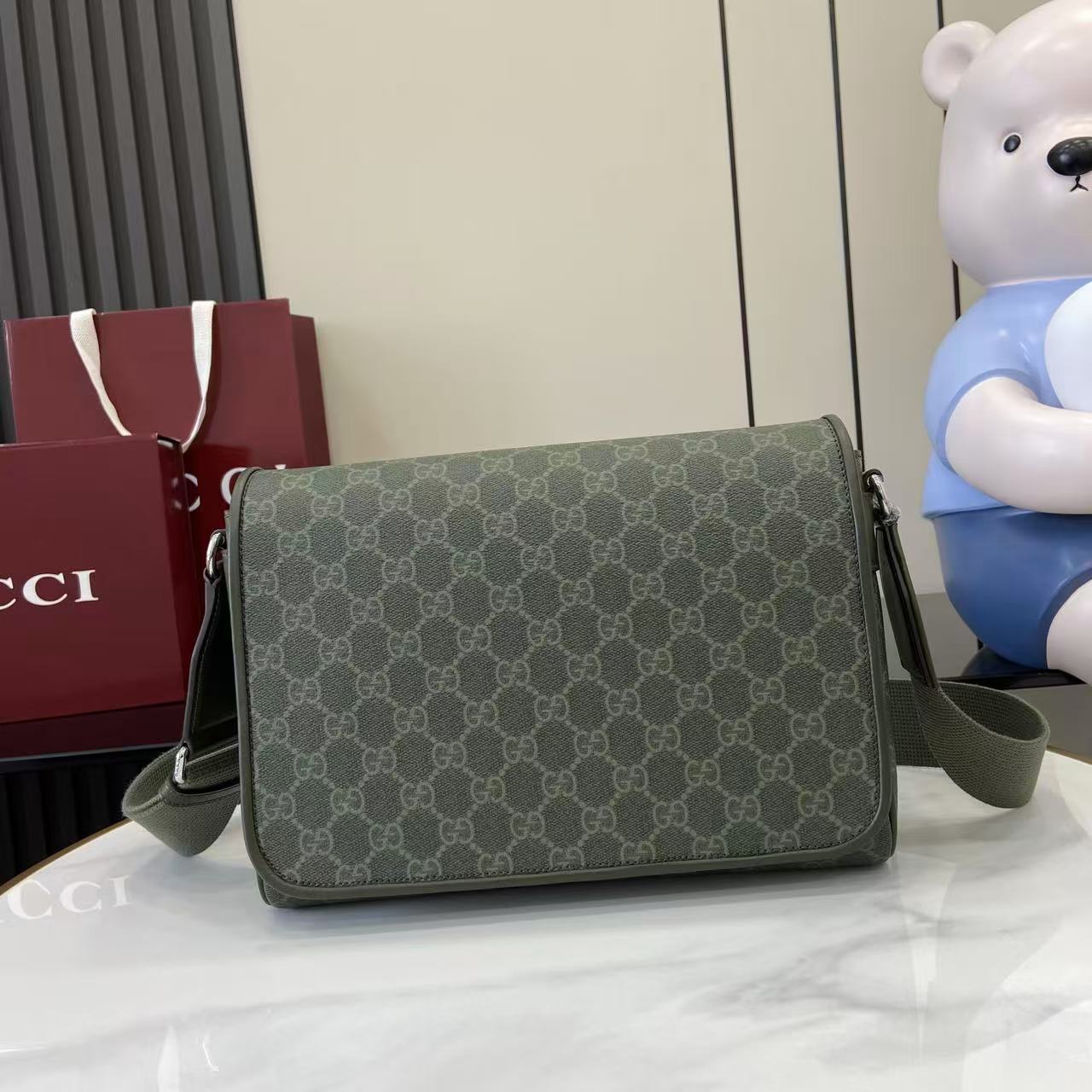 Gucc* Shoulder Bag(27*20*9CM)