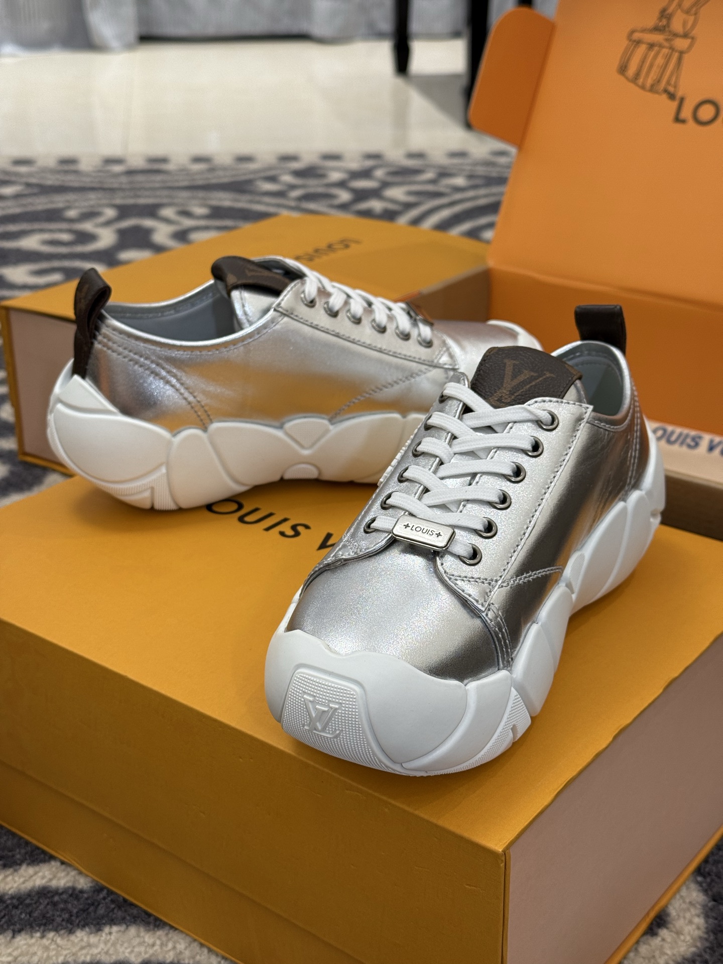 Lo*uis Vu*itton Sneakers(EU35-41)