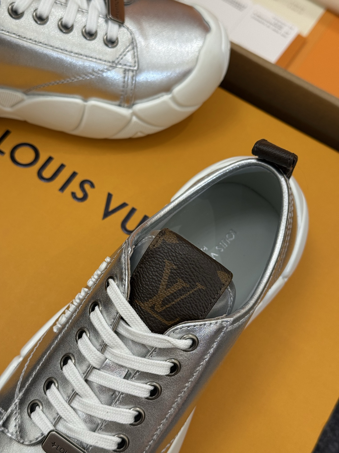 Lo*uis Vu*itton Sneakers(EU35-41)
