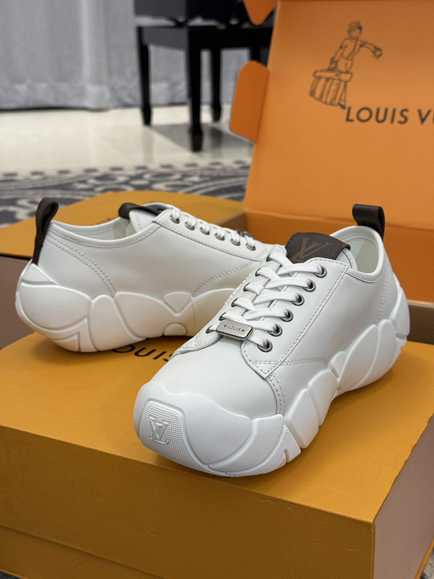 Lo*uis Vu*itton Sneakers(EU35-41)