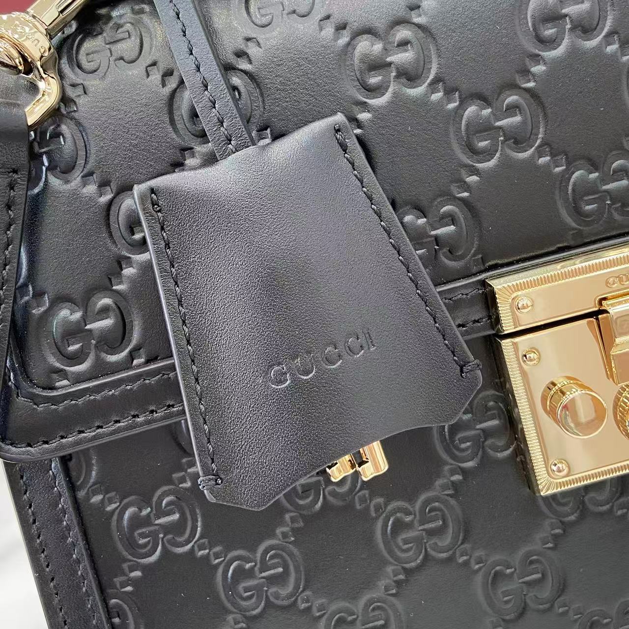 Gucc* Padlock Shoulder Bag(26*18*11.5CM)