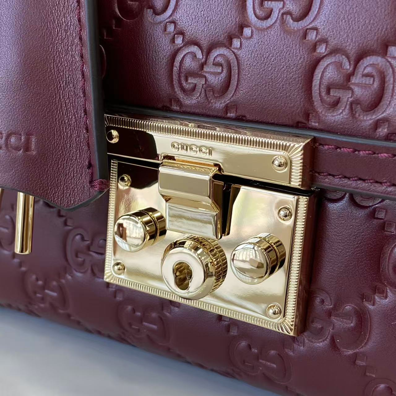 Gucc* Padlock Shoulder Bag(20*13*8CM)