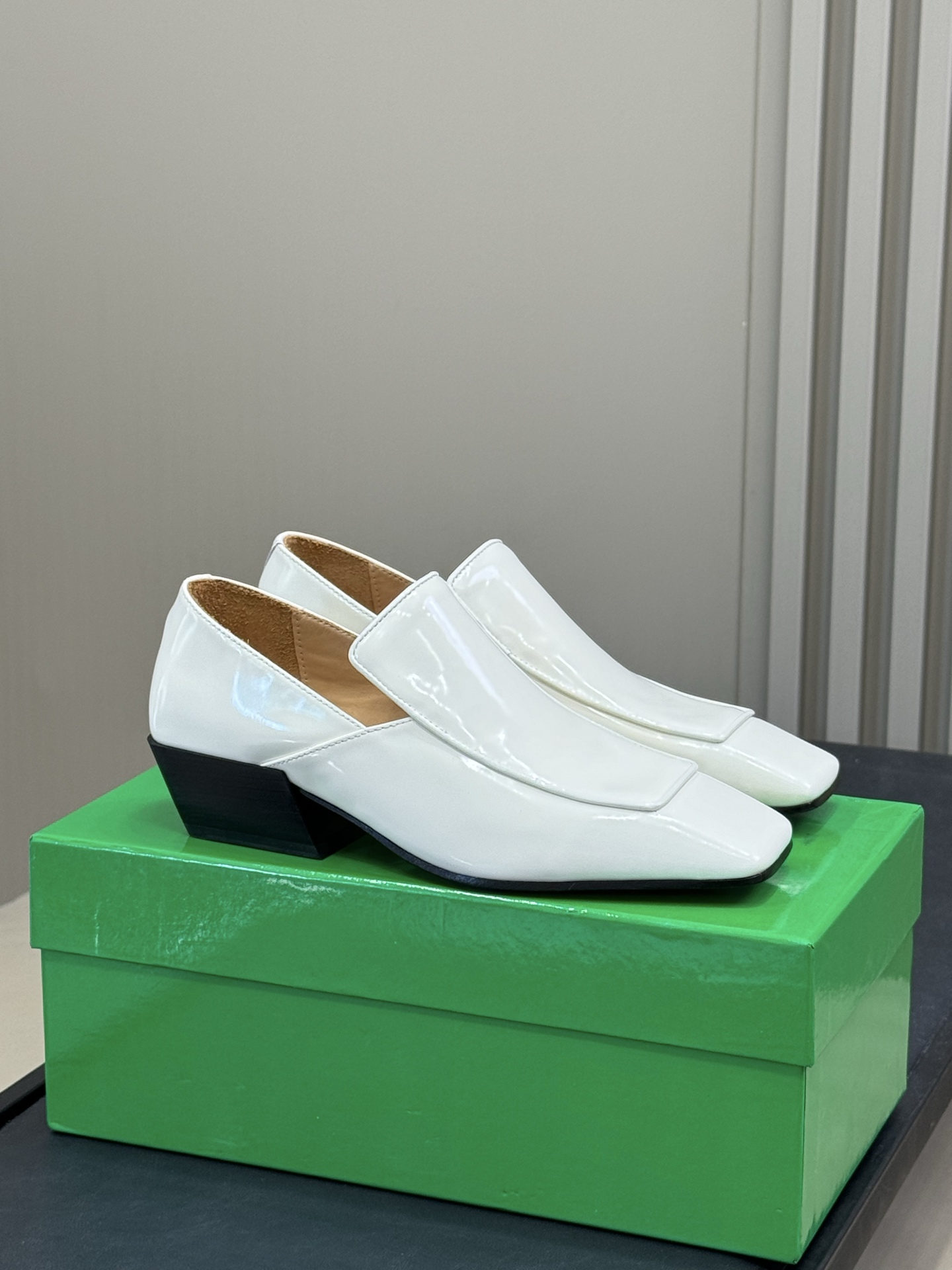 Bottega Veneta 2025ss Loafers(EU35-41)
